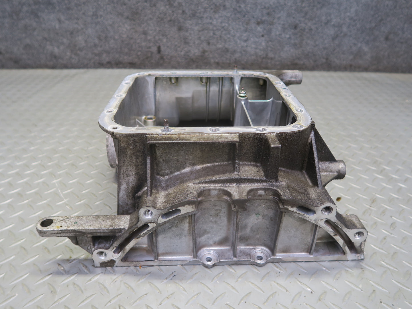 15-17 Lexus GSC16L RC350 RC300 3.5L AWD Engine Upper Oil Pan 77K Miles OEM