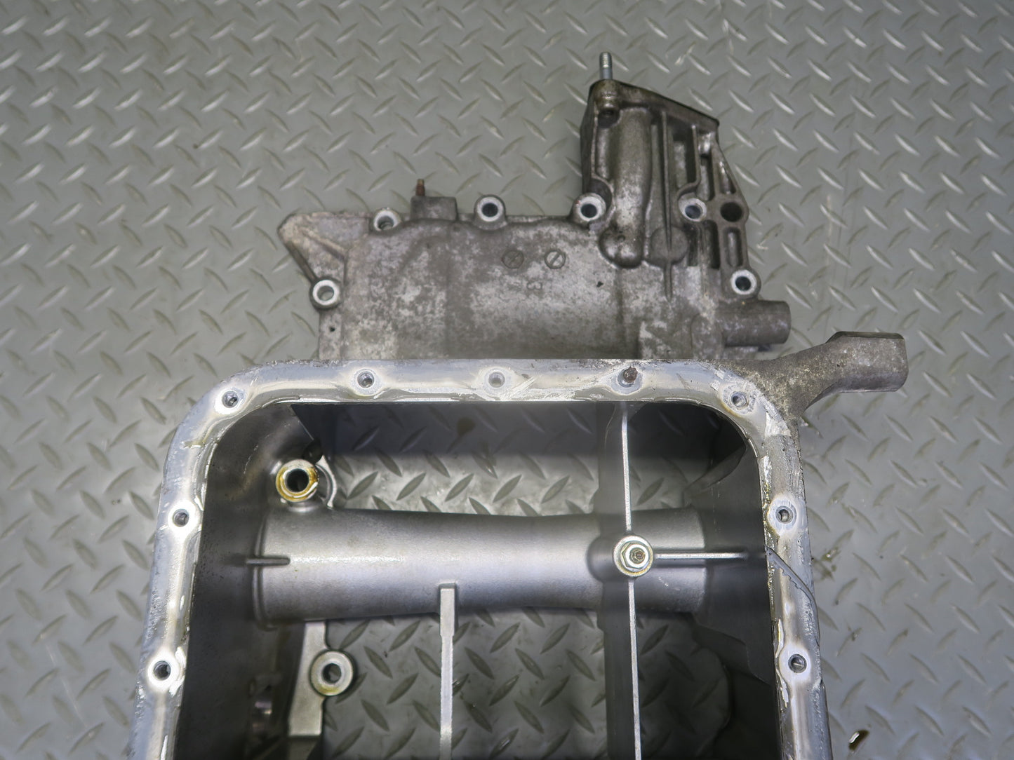 15-17 Lexus GSC16L RC350 RC300 3.5L AWD Engine Upper Oil Pan 77K Miles OEM