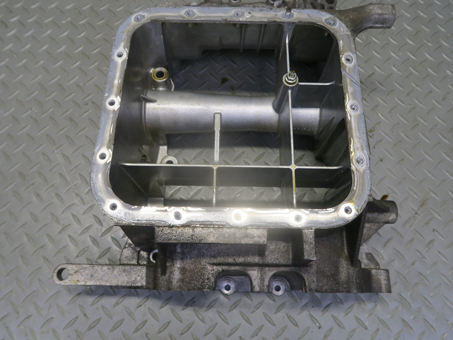 15-17 Lexus GSC16L RC350 RC300 3.5L AWD Engine Upper Oil Pan 77K Miles OEM