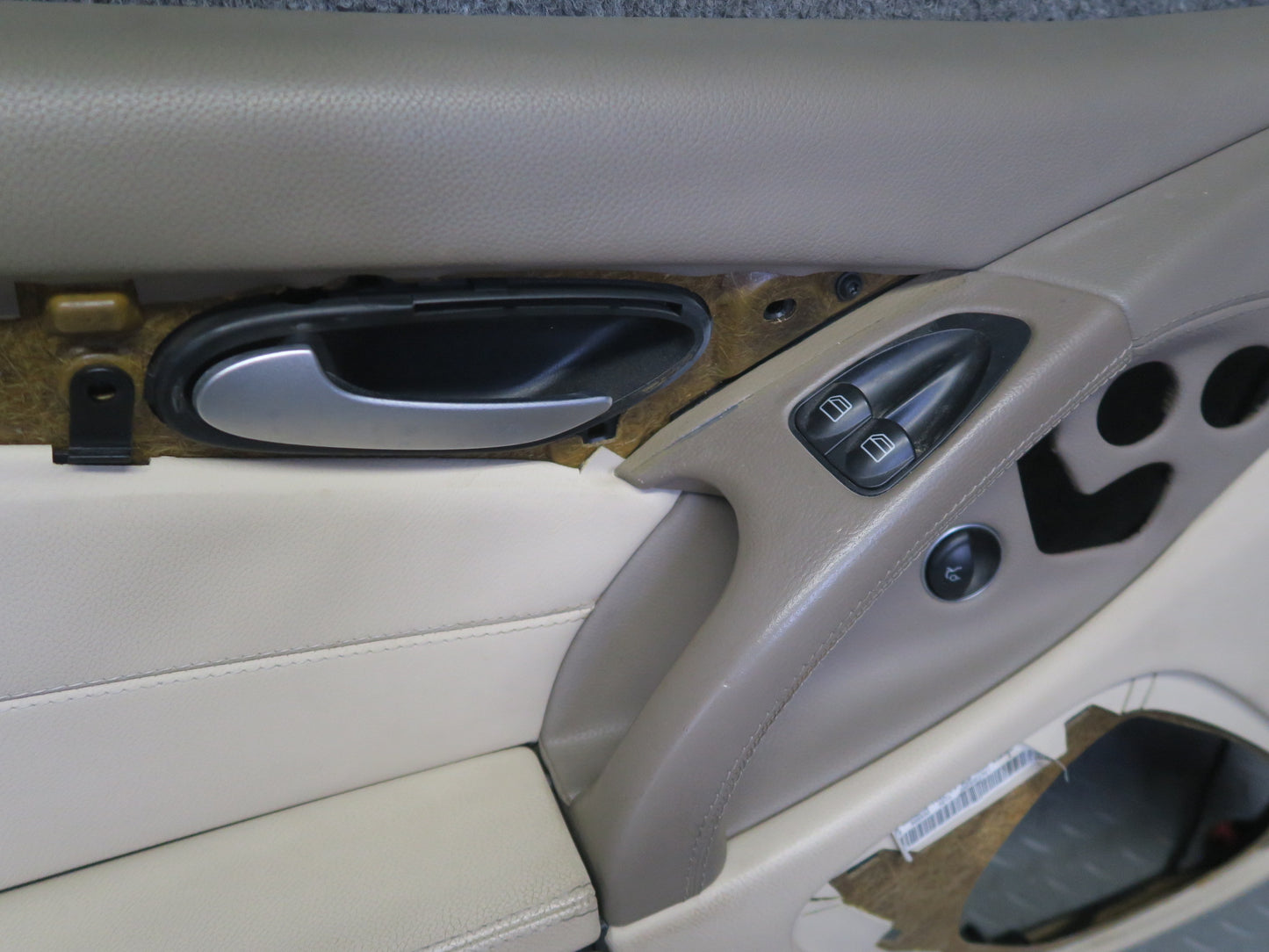 07-08 Mercedes R230 Sl-class Left Side Door Interior Trim Cover Panel Beige OEM