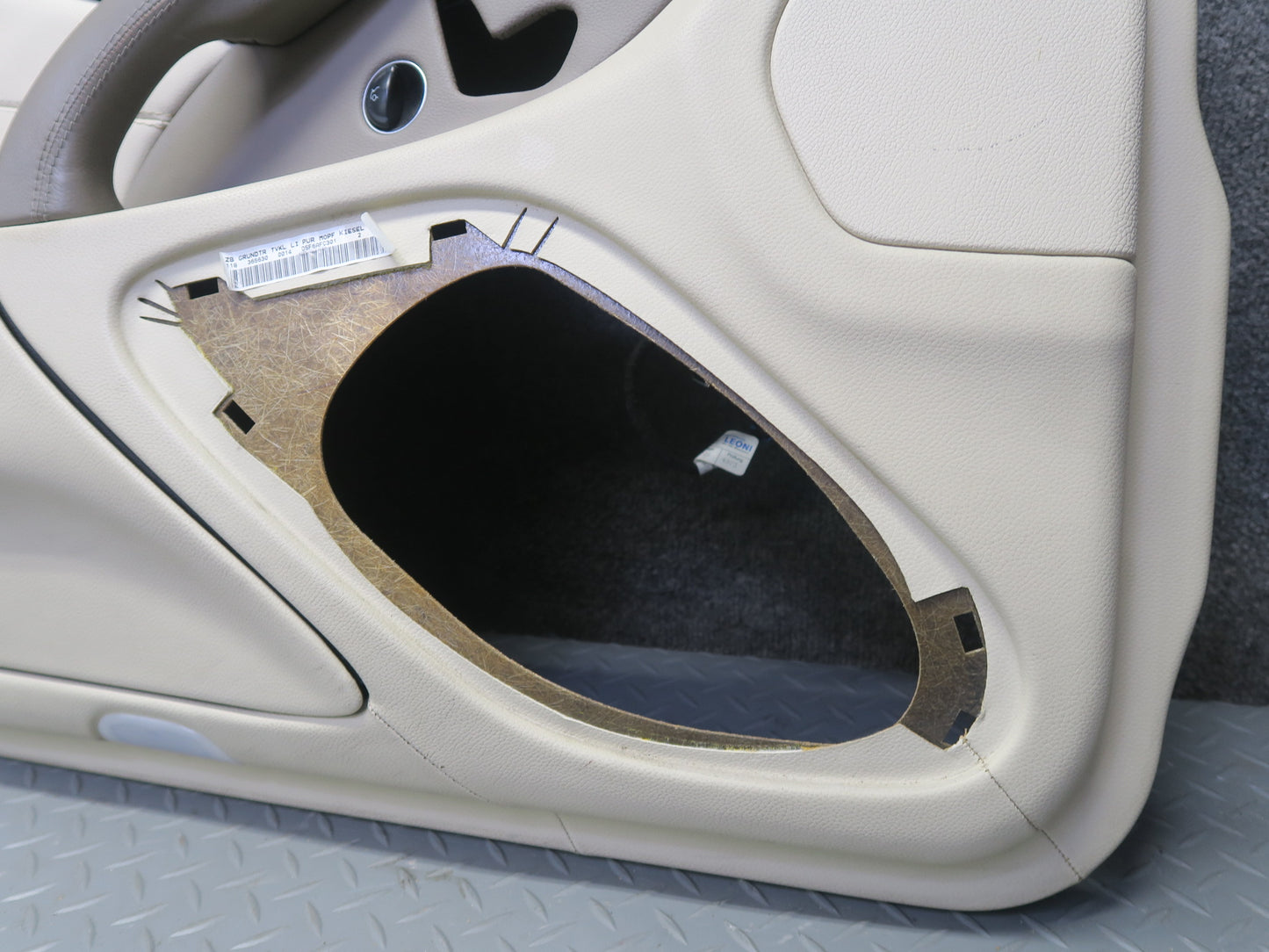 07-08 Mercedes R230 Sl-class Left Side Door Interior Trim Cover Panel Beige OEM