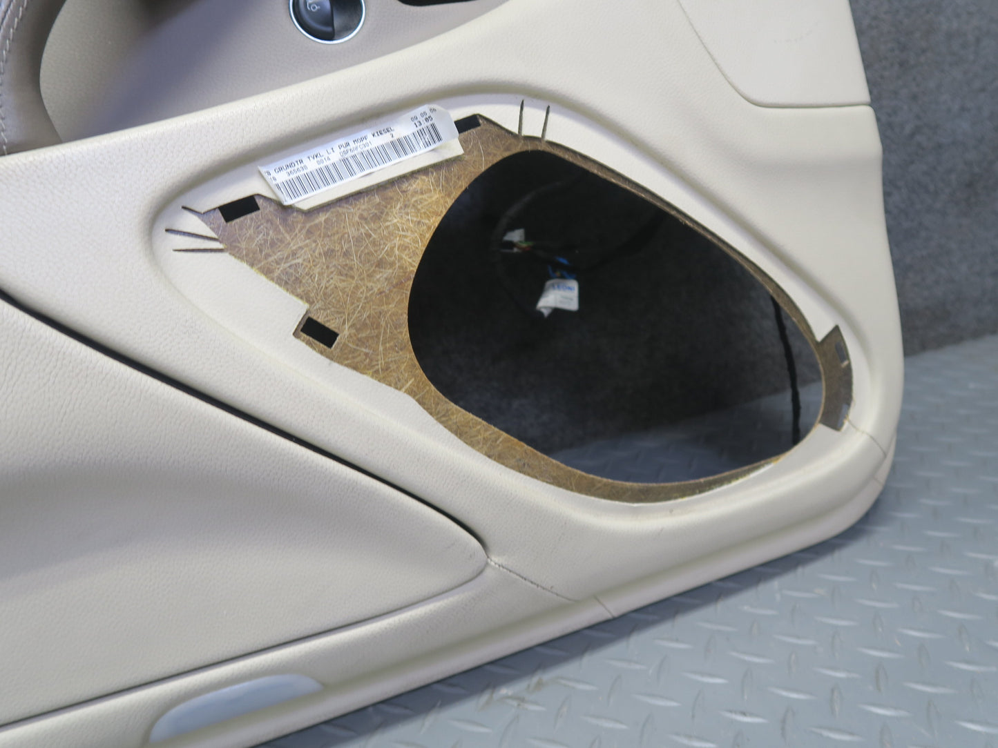 07-08 Mercedes R230 Sl-class Left Side Door Interior Trim Cover Panel Beige OEM