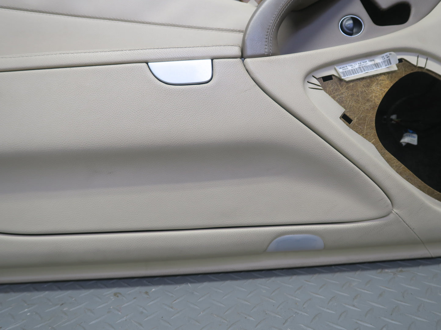 07-08 Mercedes R230 Sl-class Left Side Door Interior Trim Cover Panel Beige OEM