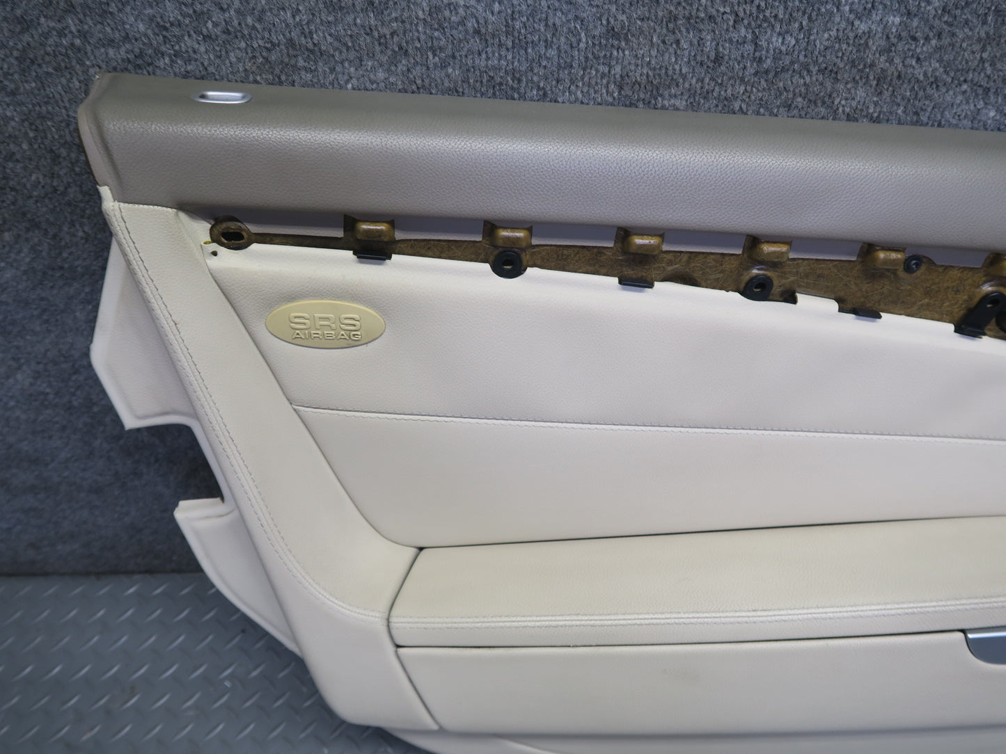 07-08 Mercedes R230 Sl-class Left Side Door Interior Trim Cover Panel Beige OEM