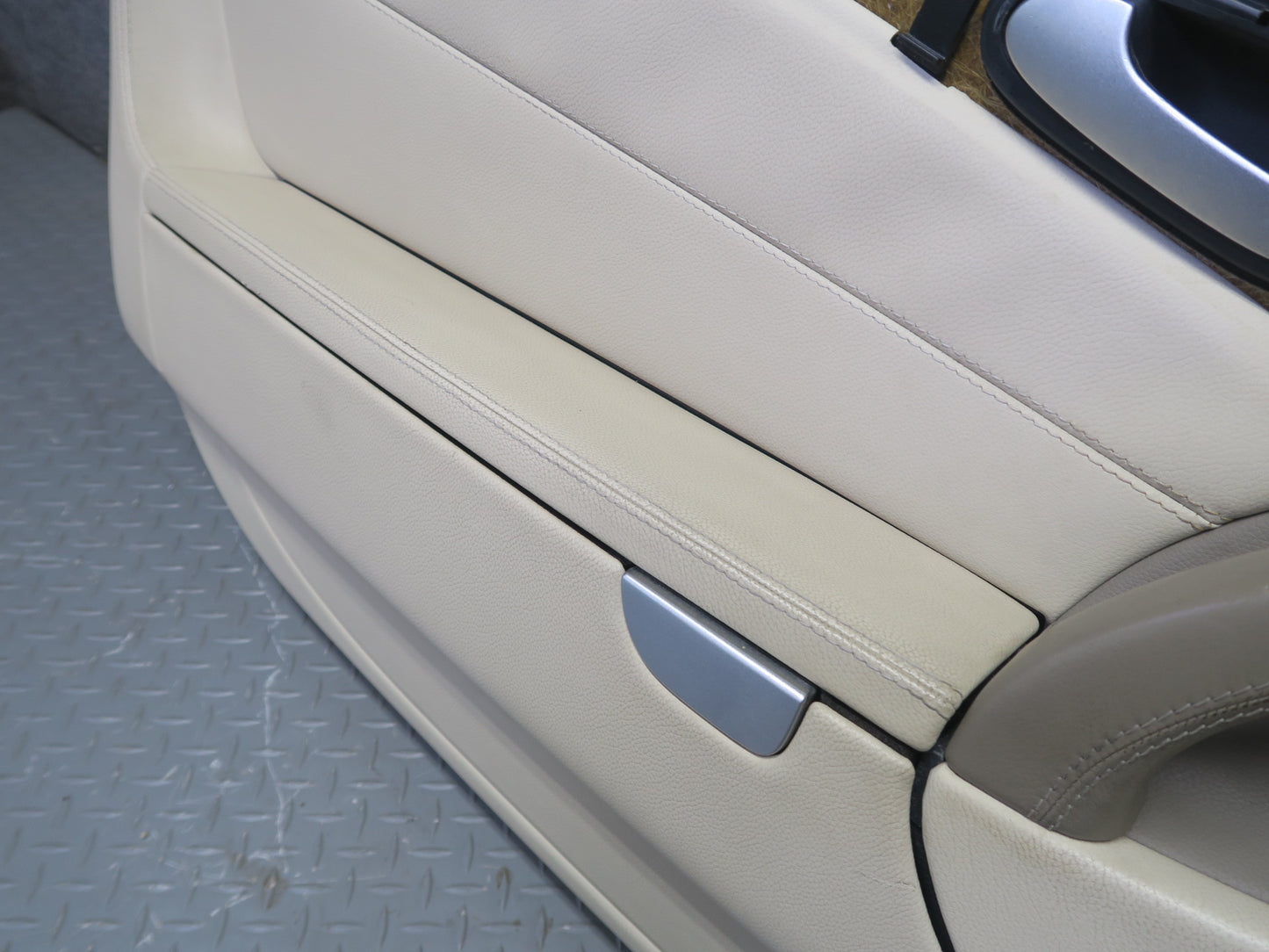 07-08 Mercedes R230 Sl-class Left Side Door Interior Trim Cover Panel Beige OEM