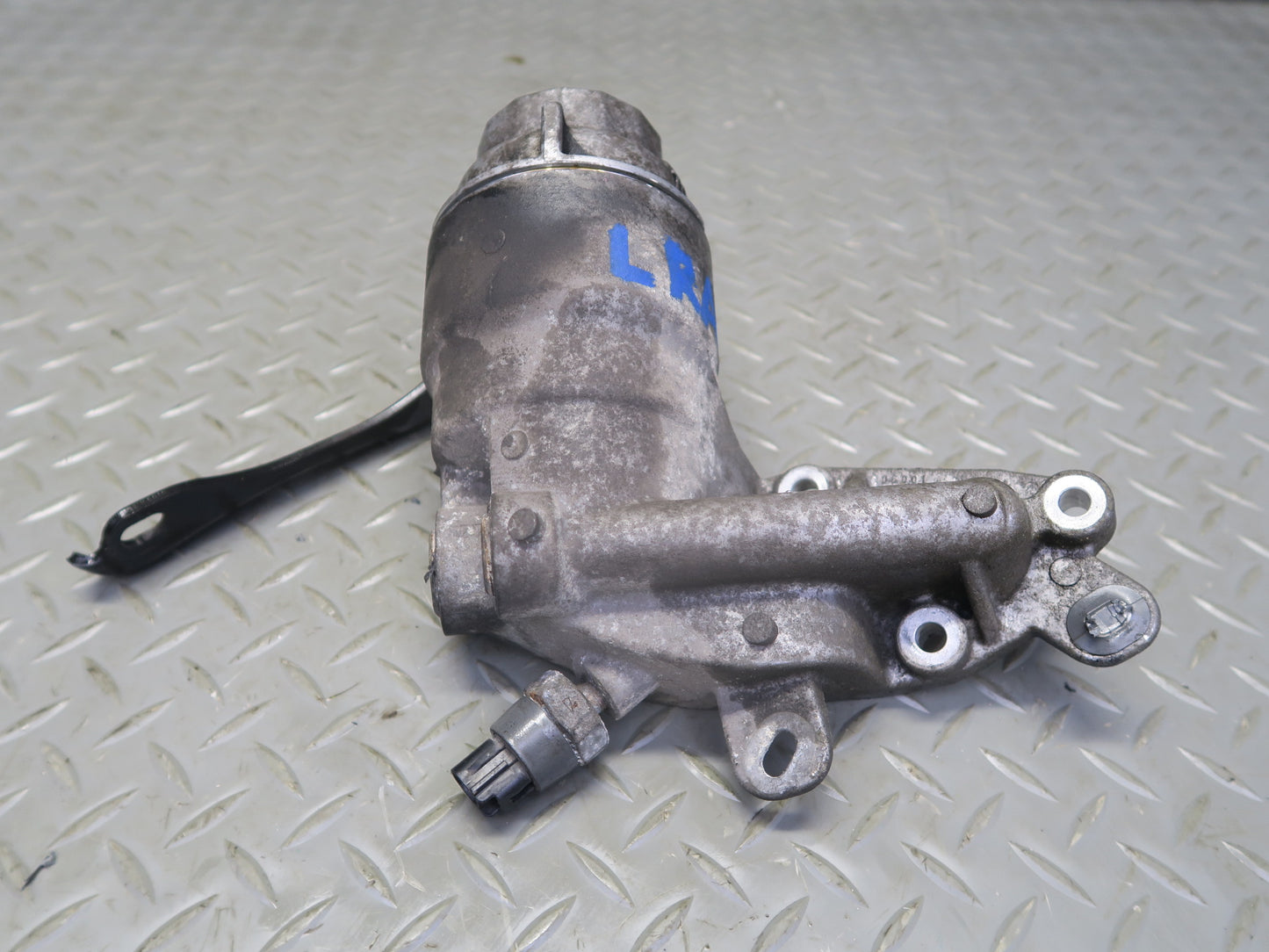 15-25 Lexus GSC16L RC350 RC300 3.5L AWD Engine Motor Oil Filter Housing 77K OEM