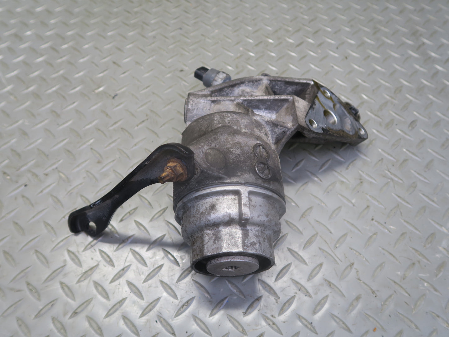 15-25 Lexus GSC16L RC350 RC300 3.5L AWD Engine Motor Oil Filter Housing 77K OEM