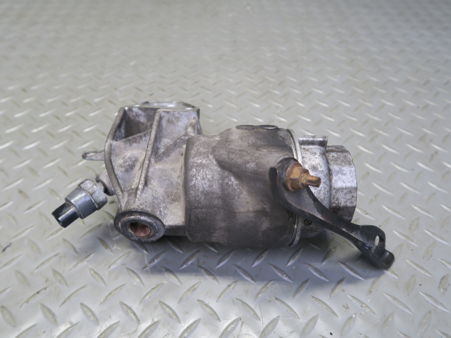 15-25 Lexus GSC16L RC350 RC300 3.5L AWD Engine Motor Oil Filter Housing 77K OEM
