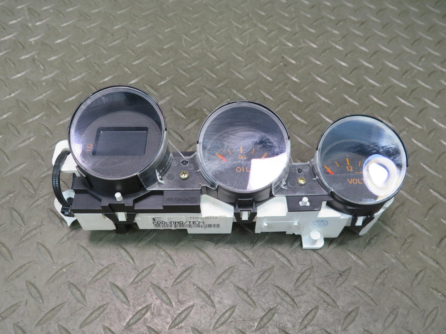 04-05 Nissan Z33 350Z Conv Dash Center Oil Volts Info Display Gauge Cluster OEM