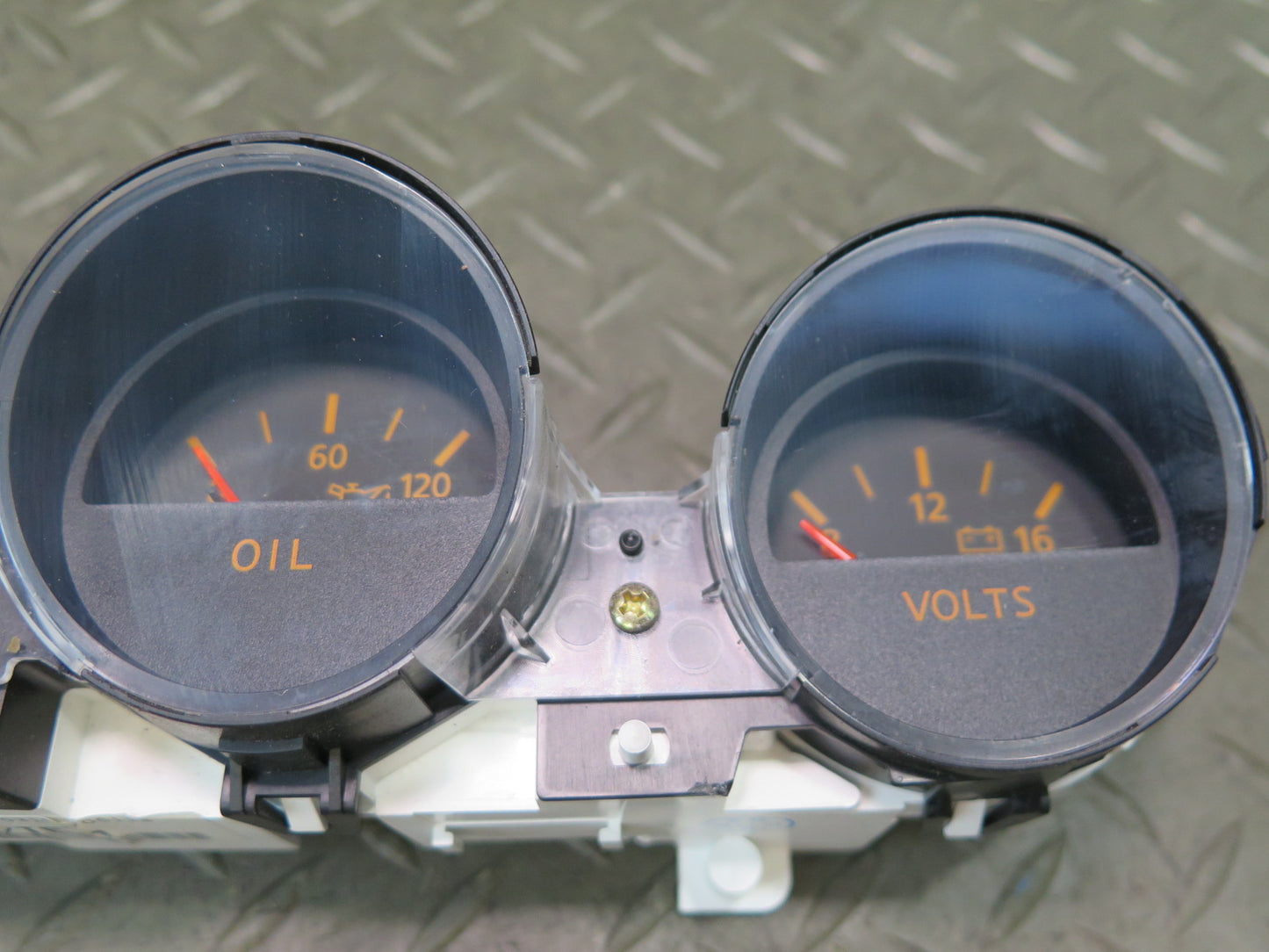 04-05 Nissan Z33 350Z Conv Dash Center Oil Volts Info Display Gauge Cluster OEM