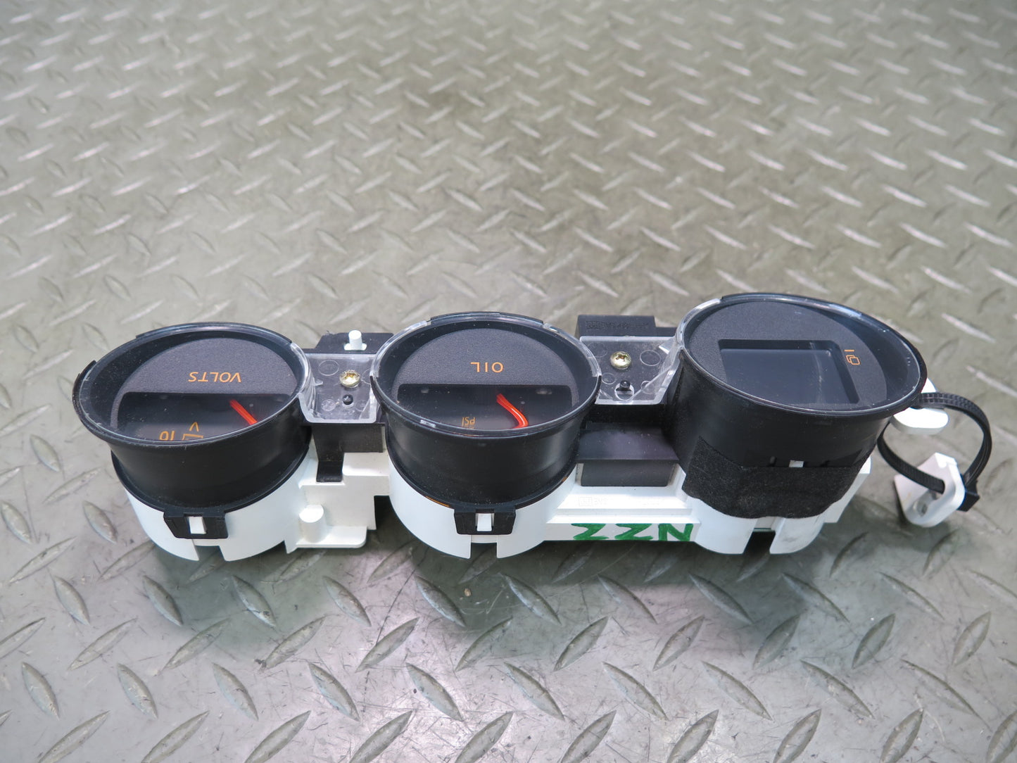 04-05 Nissan Z33 350Z Conv Dash Center Oil Volts Info Display Gauge Cluster OEM