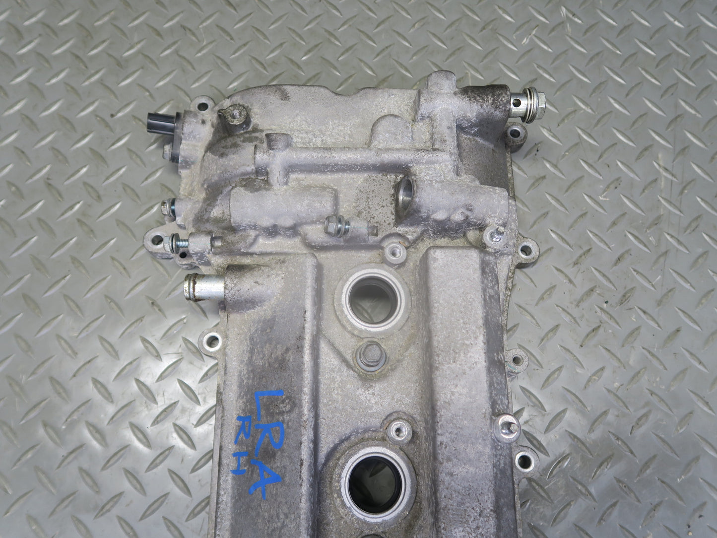 15-17 Lexus GSC16L RC350 RC300 2GRFSE 3.5L Right Engine Valve Cover 77K OEM