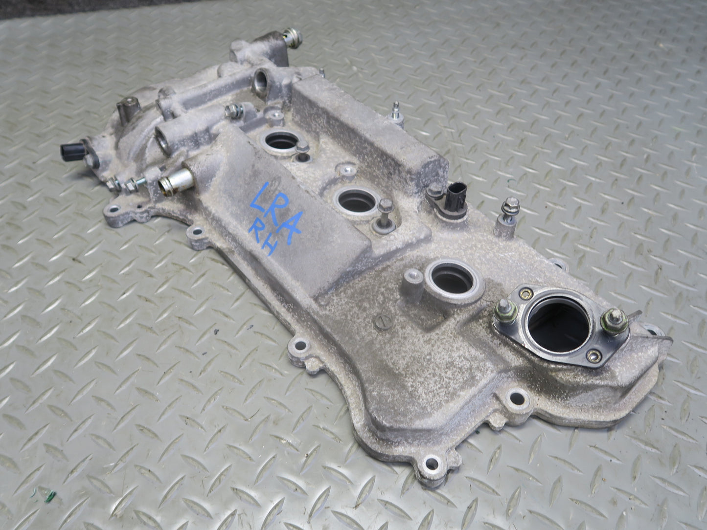 15-17 Lexus GSC16L RC350 RC300 2GRFSE 3.5L Right Engine Valve Cover 77K OEM