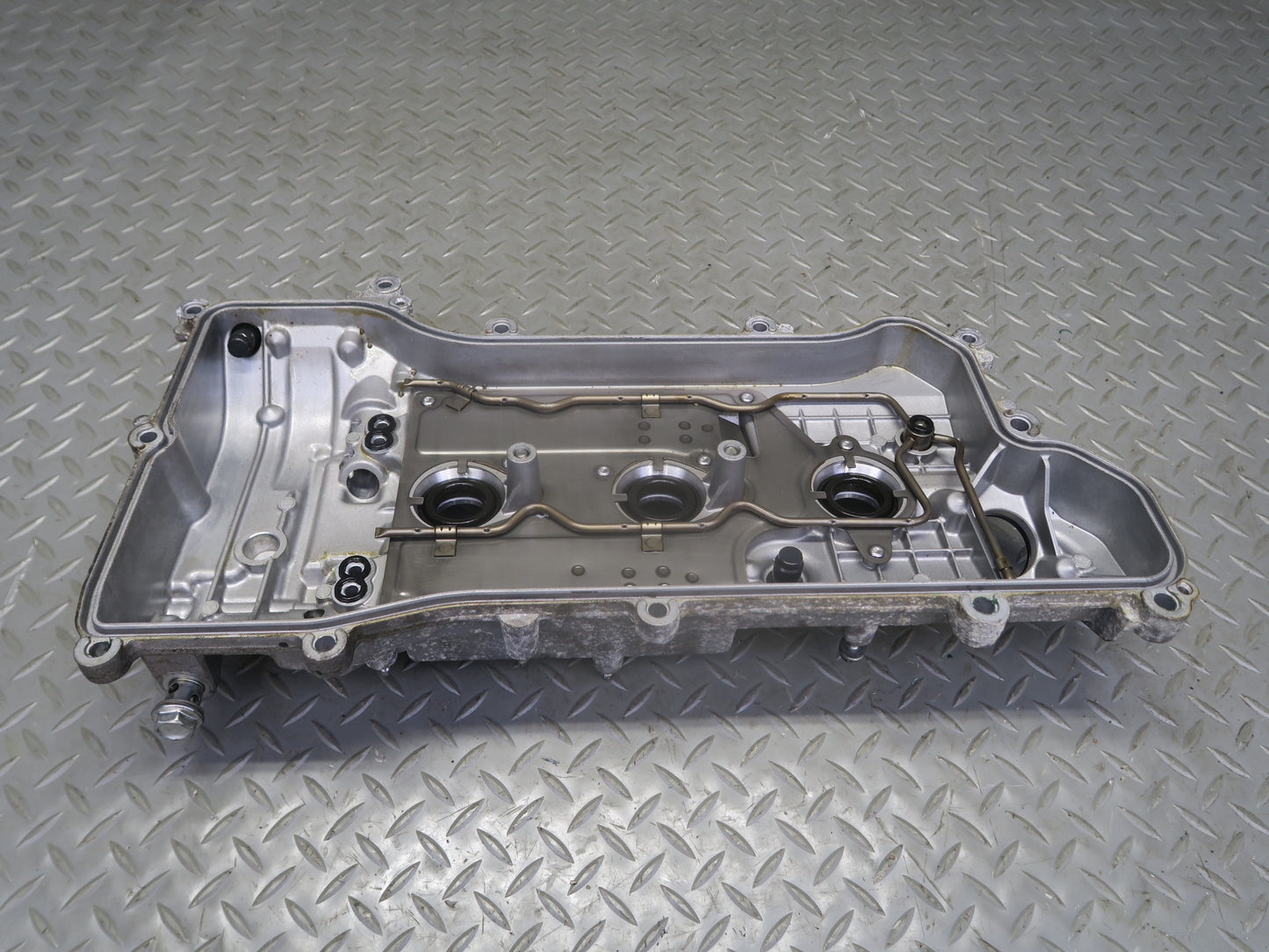 15-17 Lexus GSC16L RC350 RC300 2GRFSE 3.5L Right Engine Valve Cover 77K OEM