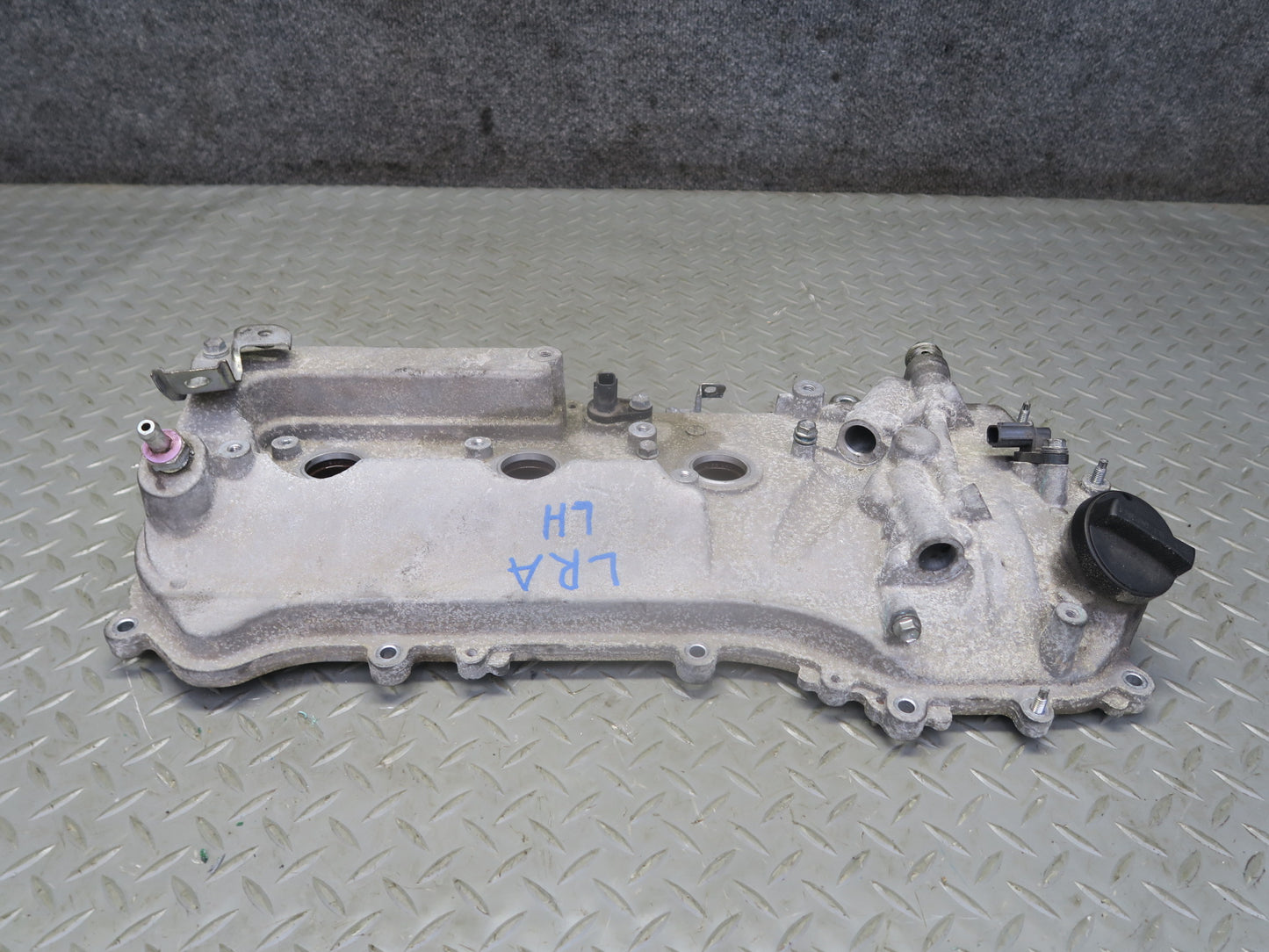 15-17 Lexus GSC16L RC350 RC300 2GRFSE 3.5L Left Engine Valve Cover 77K OEM