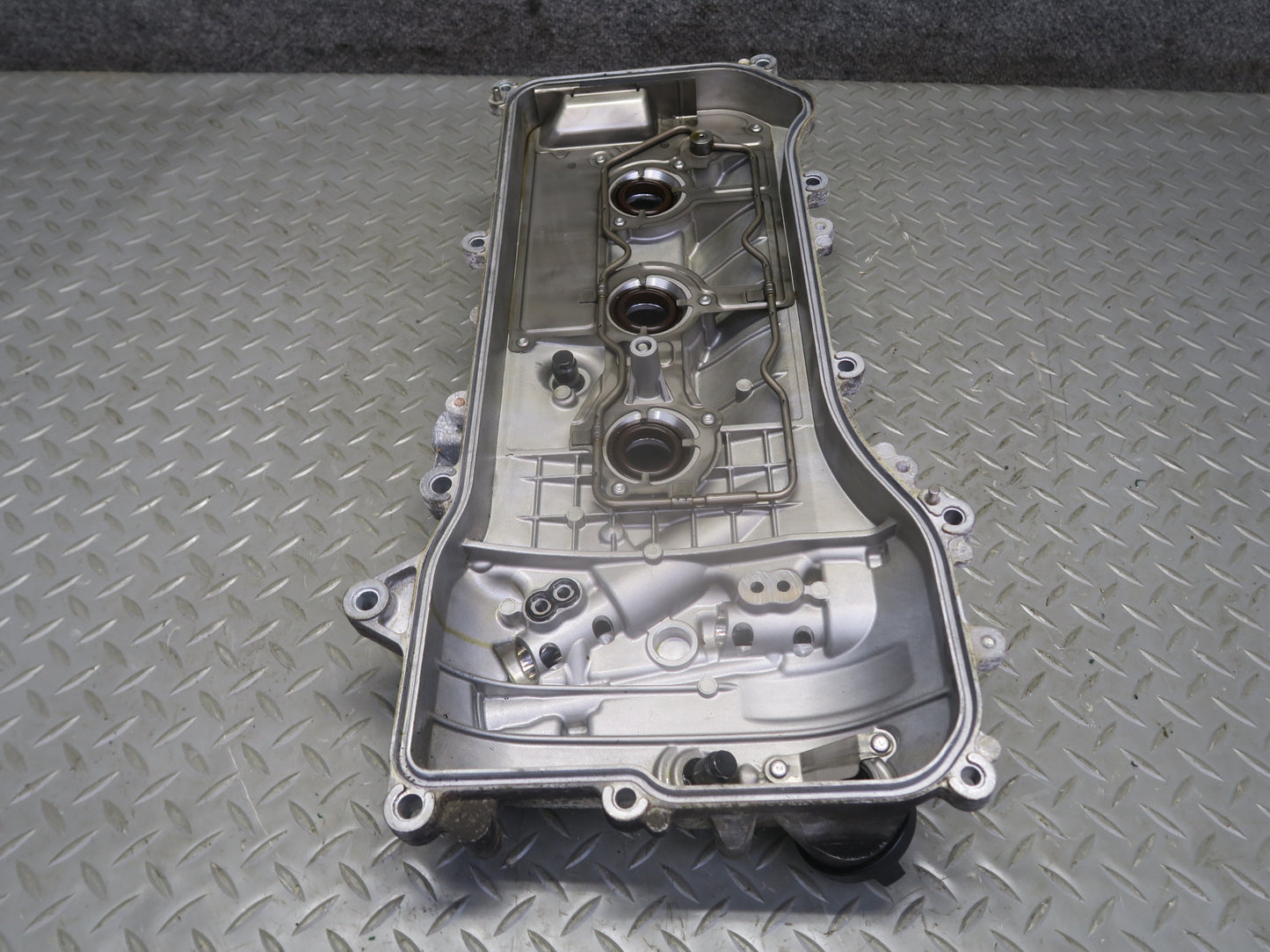 15-17 Lexus GSC16L RC350 RC300 2GRFSE 3.5L Left Engine Valve Cover 77K OEM
