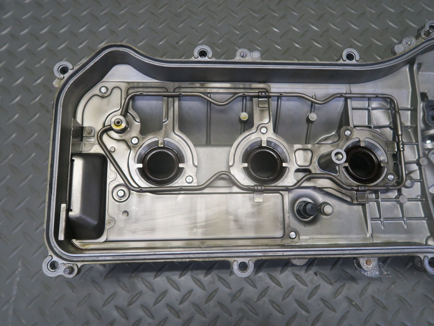 15-17 Lexus GSC16L RC350 RC300 2GRFSE 3.5L Left Engine Valve Cover 77K OEM