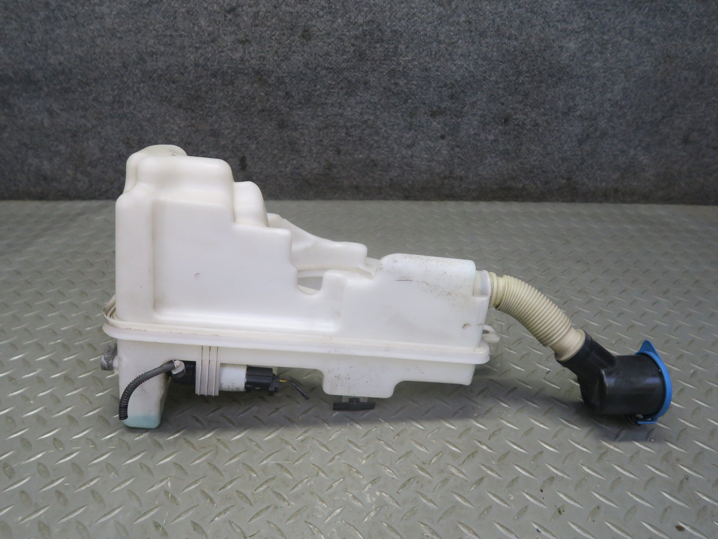 16-24 Mini Cooper F55 F56 F57 Windshield Washer Fluid Reservoir Tank w Pump OEM