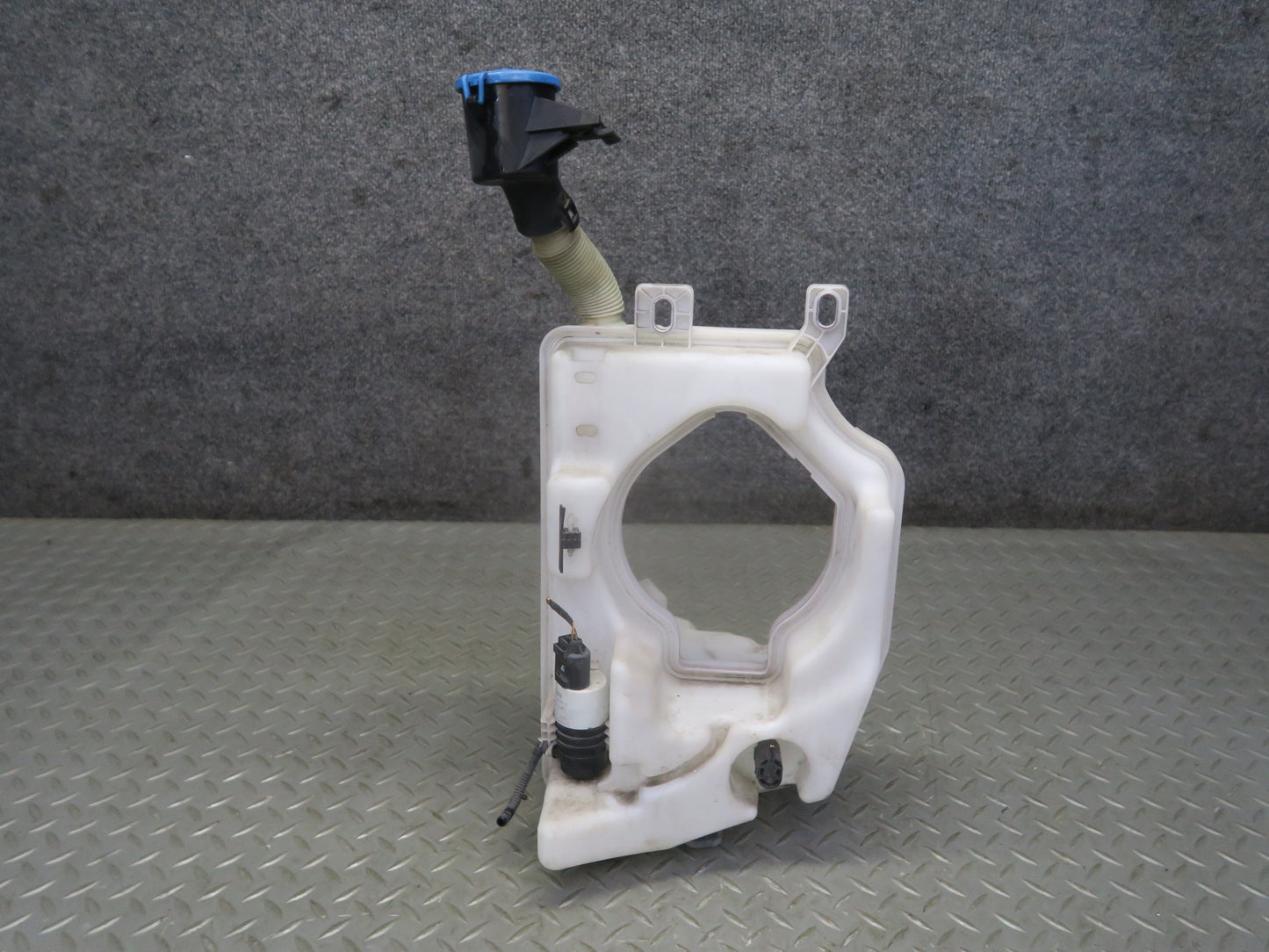 16-24 Mini Cooper F55 F56 F57 Windshield Washer Fluid Reservoir Tank w Pump OEM