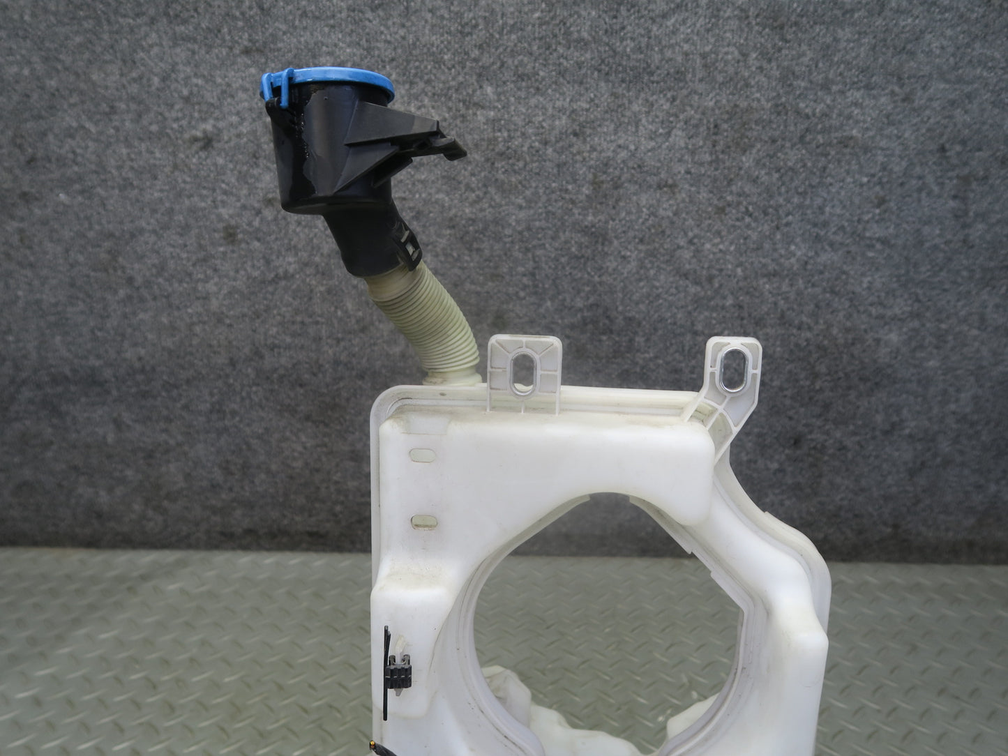 16-24 Mini Cooper F55 F56 F57 Windshield Washer Fluid Reservoir Tank w Pump OEM
