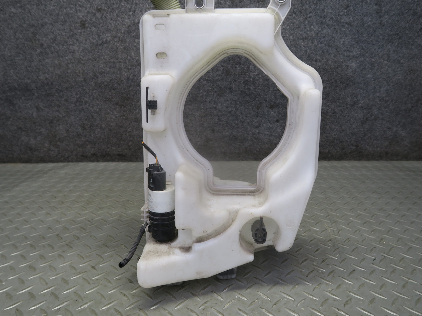 16-24 Mini Cooper F55 F56 F57 Windshield Washer Fluid Reservoir Tank w Pump OEM