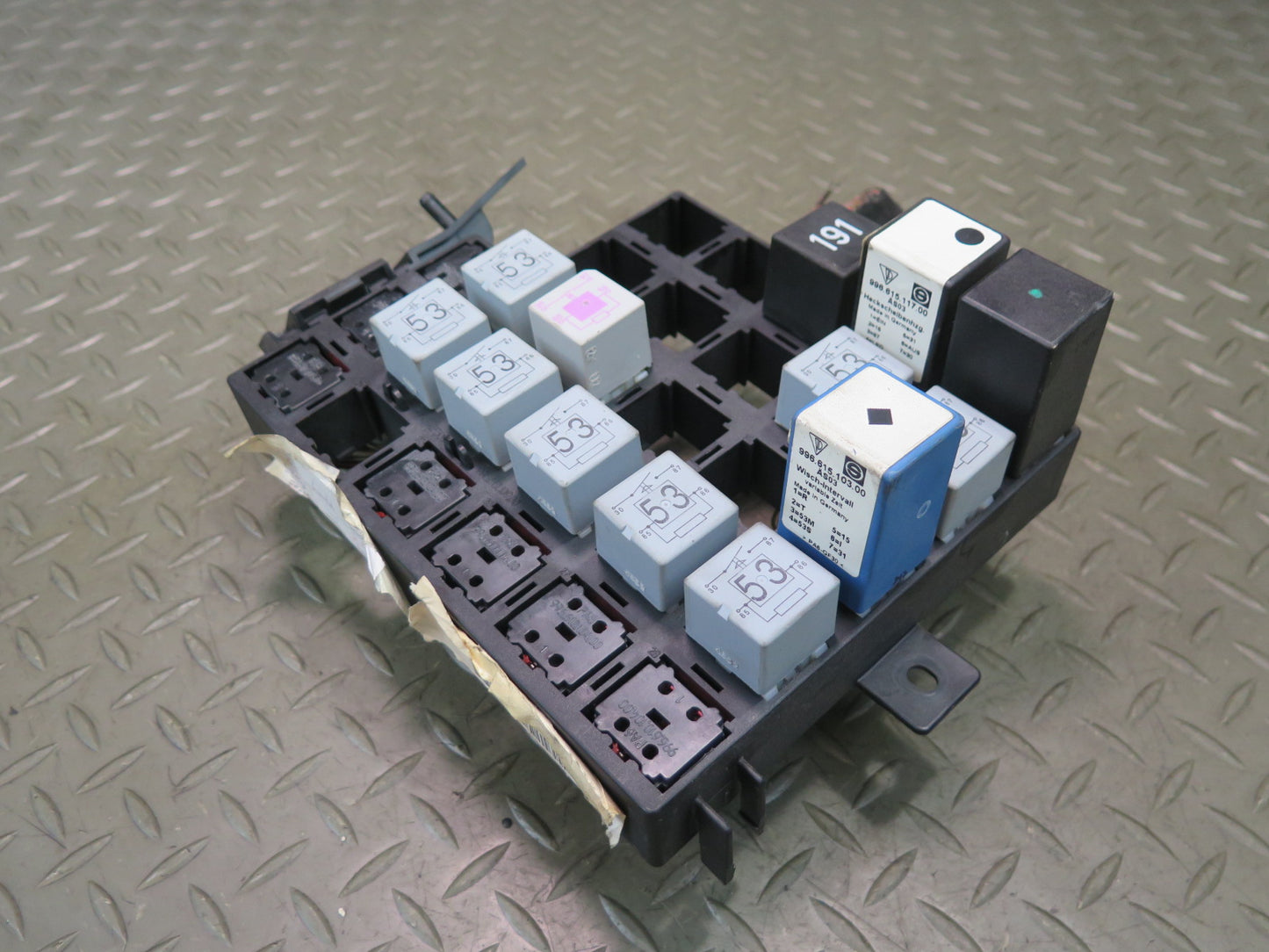 2002 Porsche 911 996 Junction Fuse Relay Box Module Unit