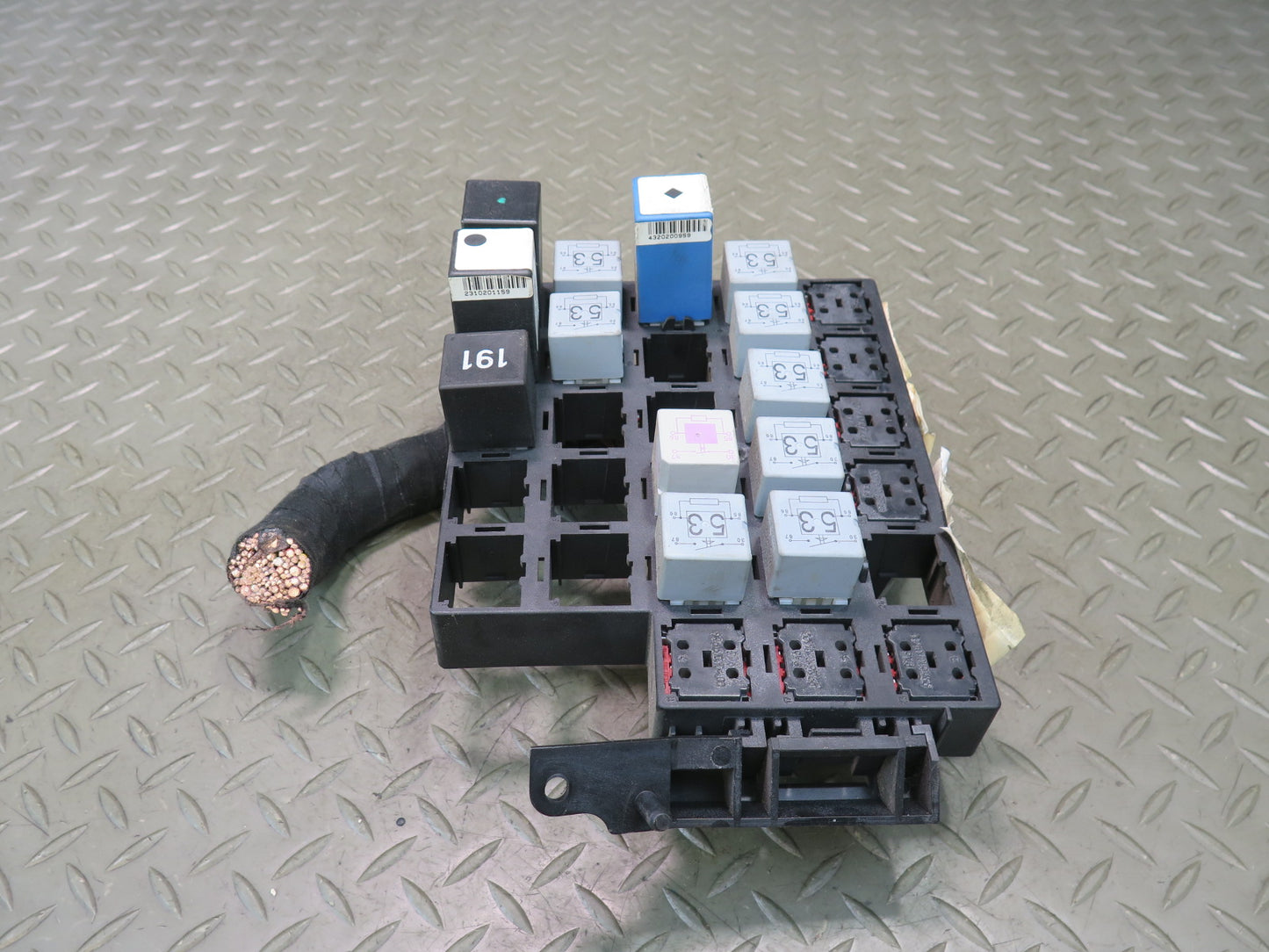 2002 Porsche 911 996 Junction Fuse Relay Box Module Unit