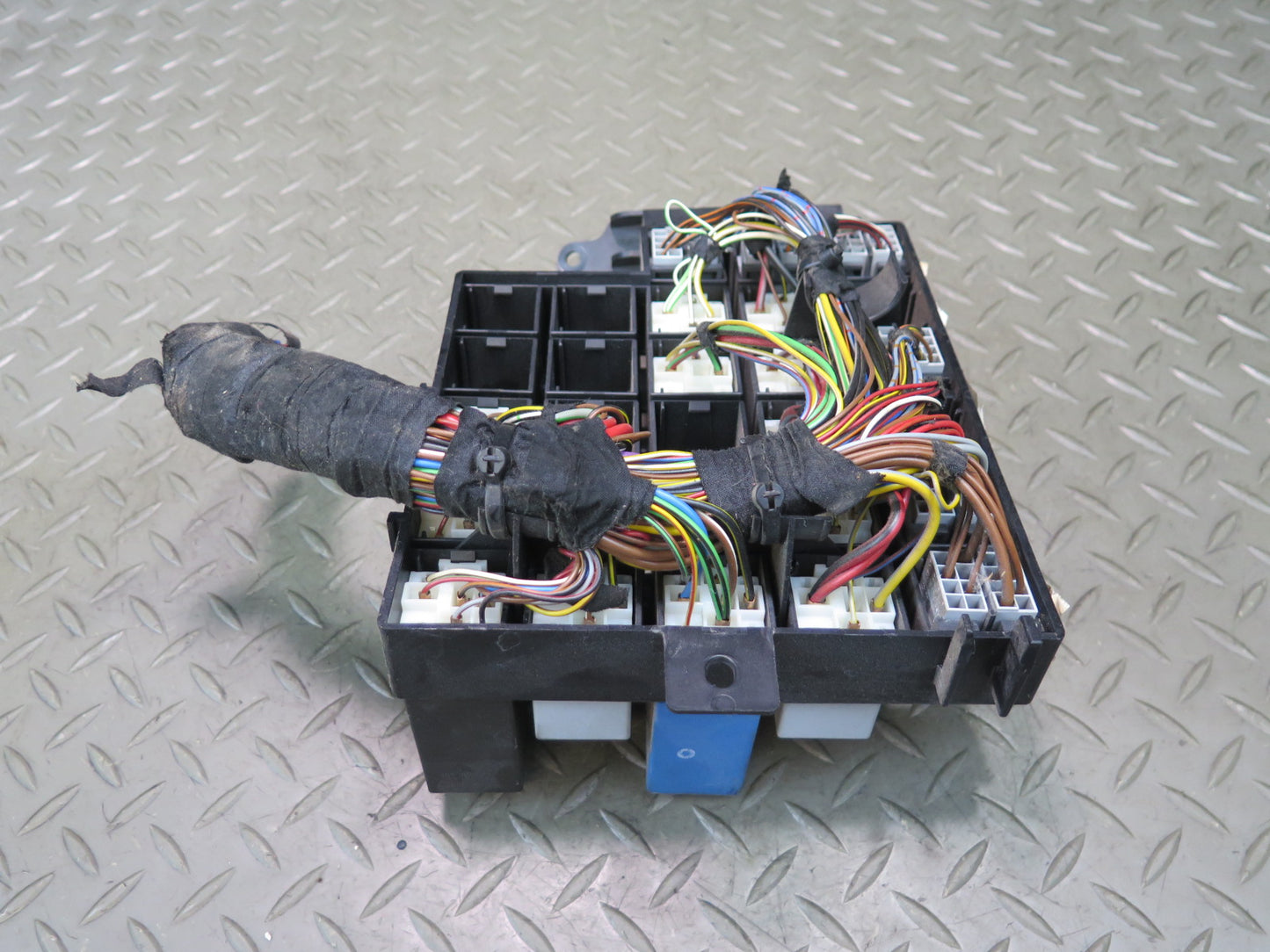 2002 Porsche 911 996 Junction Fuse Relay Box Module Unit