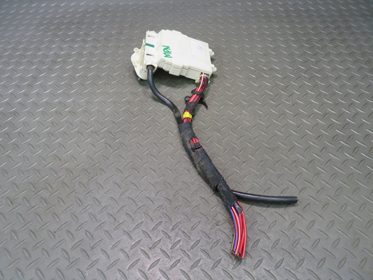 2002-2005 Porsche 911 Carrera 996 Fuse Distribution Battery Terminal Box