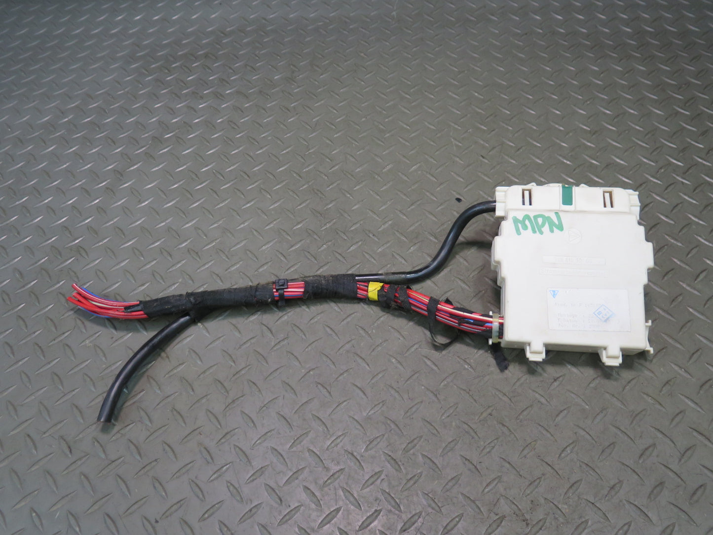 2002-2005 Porsche 911 Carrera 996 Fuse Distribution Battery Terminal Box