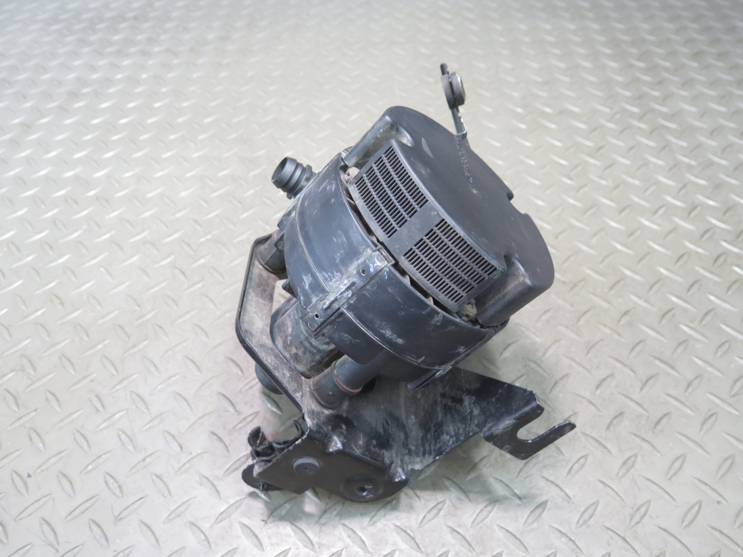 2000-2005 Porsche 911 Carrera 996 Secondary Air Injection Smog Pump 99660510400