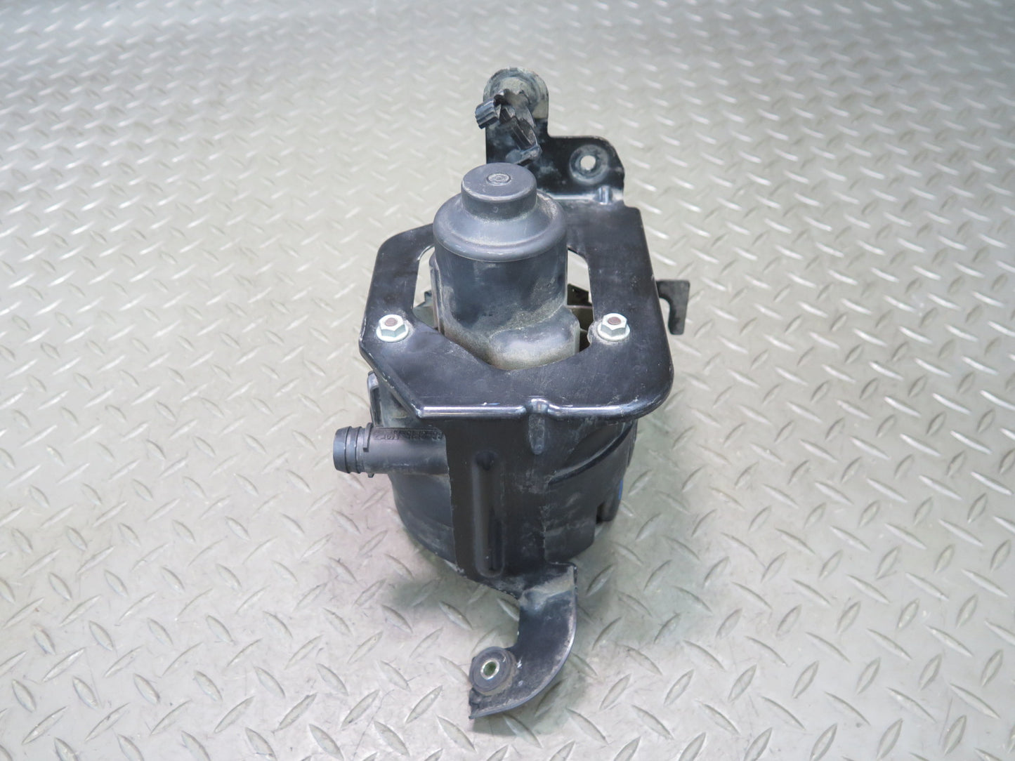 2000-2005 Porsche 911 Carrera 996 Secondary Air Injection Smog Pump 99660510400