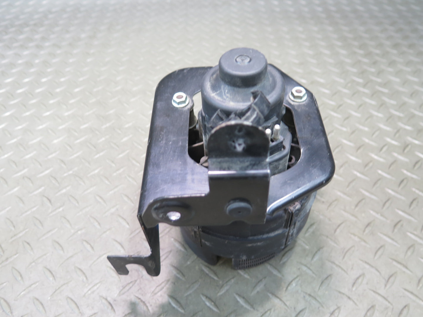 2000-2005 Porsche 911 Carrera 996 Secondary Air Injection Smog Pump 99660510400