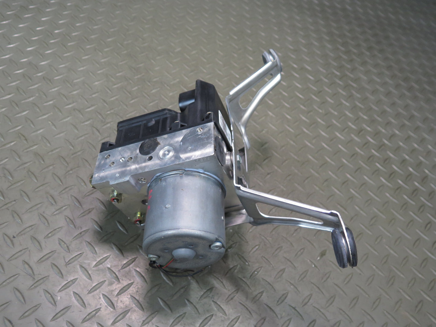 2002-2004 Porsche 911 996 C4 AWD Anti Lock Brake ABS Pump Module 0265950042