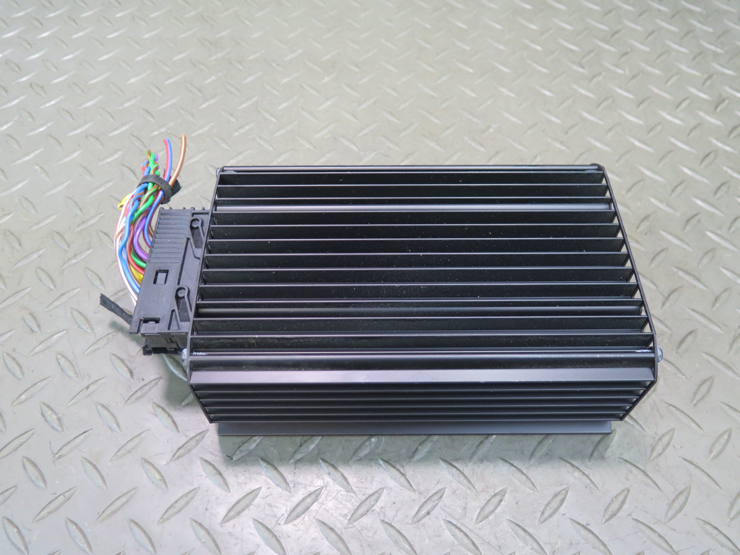 2002-2005 Porsche 911 Carrera 996 Audio System Amplifier AMP 99664533102