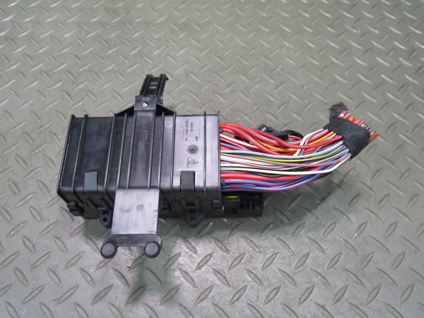 1999-2005 Porsche 911 Carrera 996 Fuse Box Relay Control Module Unit