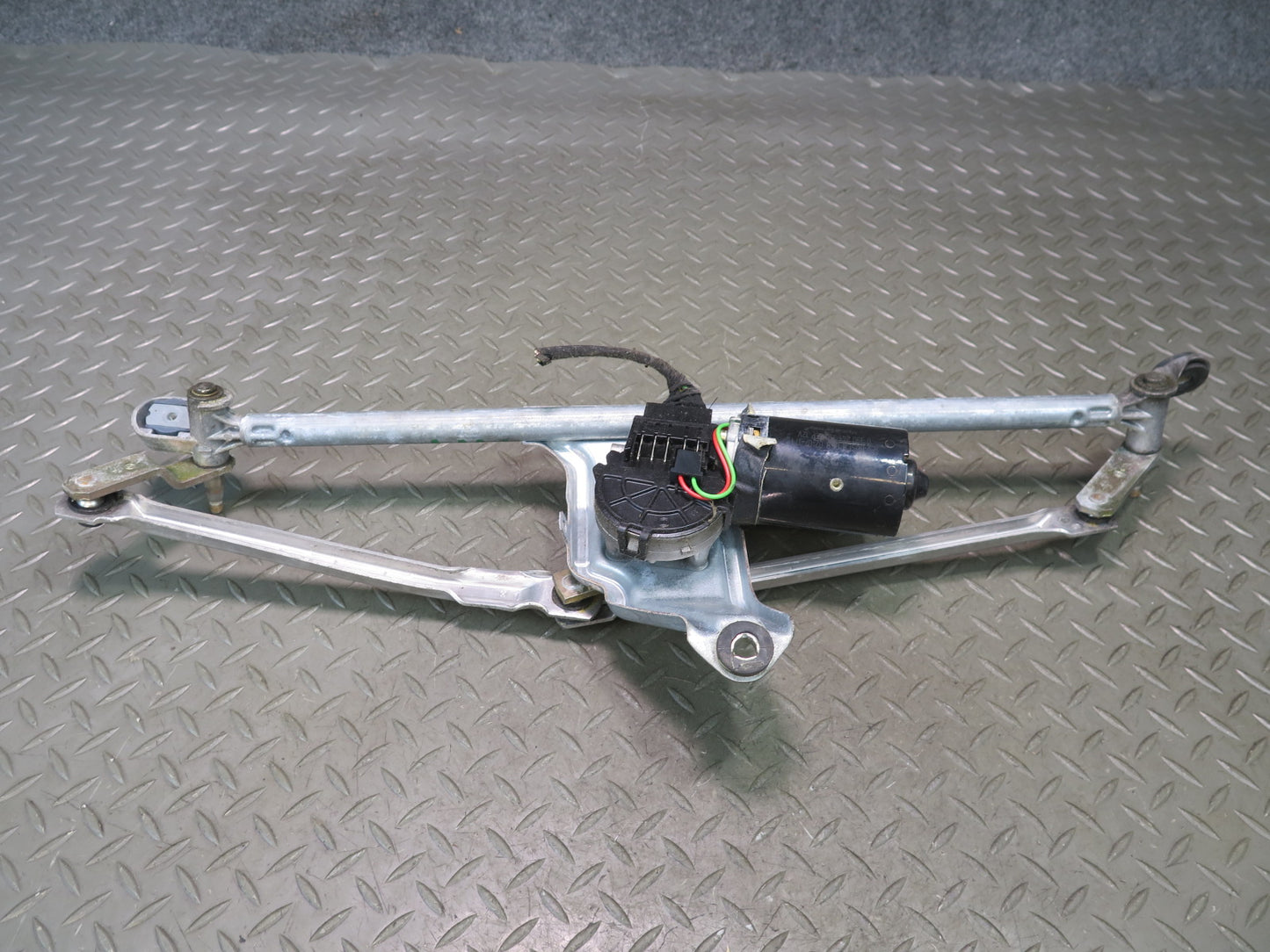 1999-2005 Porsche 911 996 Windshield Wiper Transmission Linkage W/ Motor