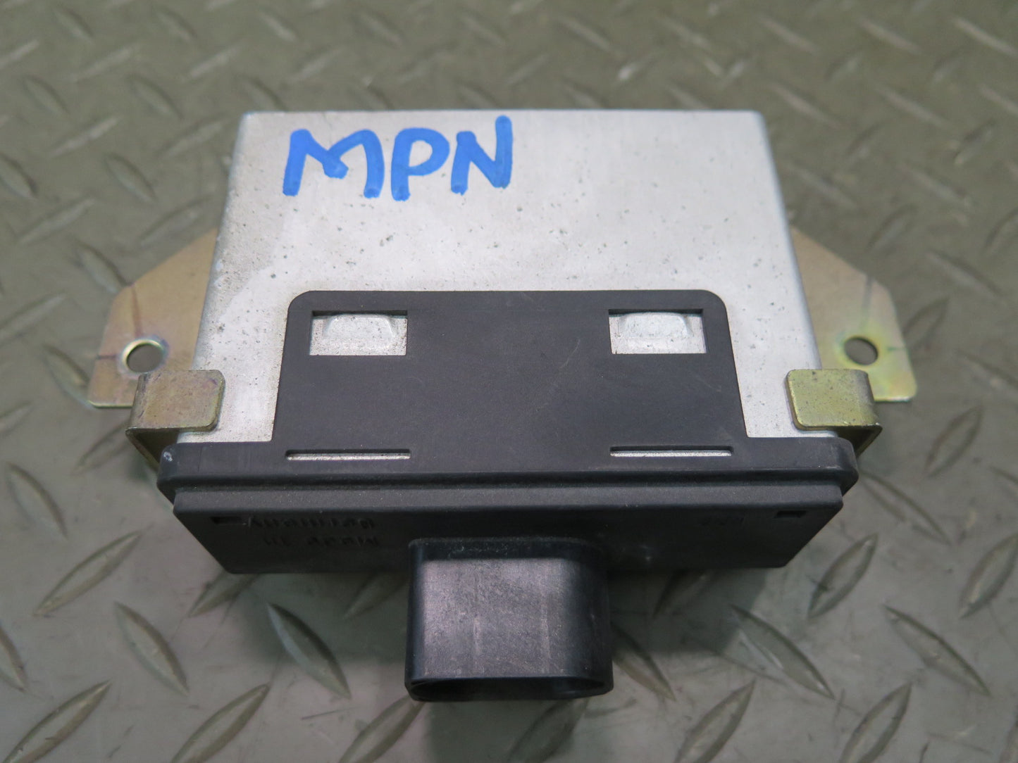 2002-2004 Porsche 911 996 Fuel Pump Control Module 99662011500
