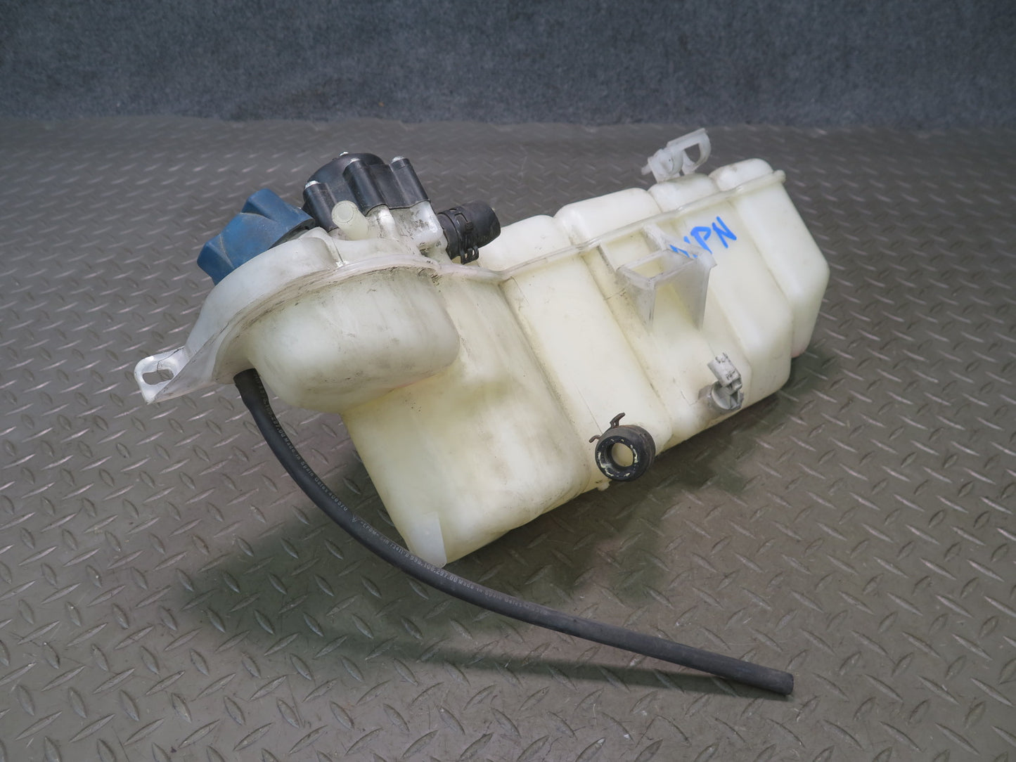2002-2005 Porsche 911 996 3.6L Engine Overflow Expansion Reservoir Tank