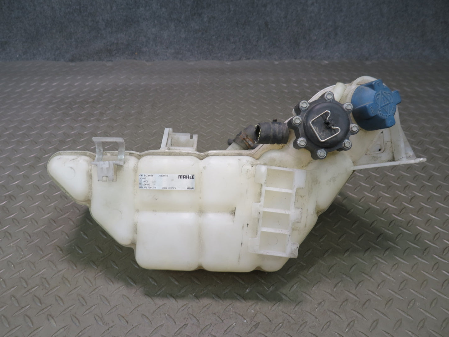 2002-2005 Porsche 911 996 3.6L Engine Overflow Expansion Reservoir Tank