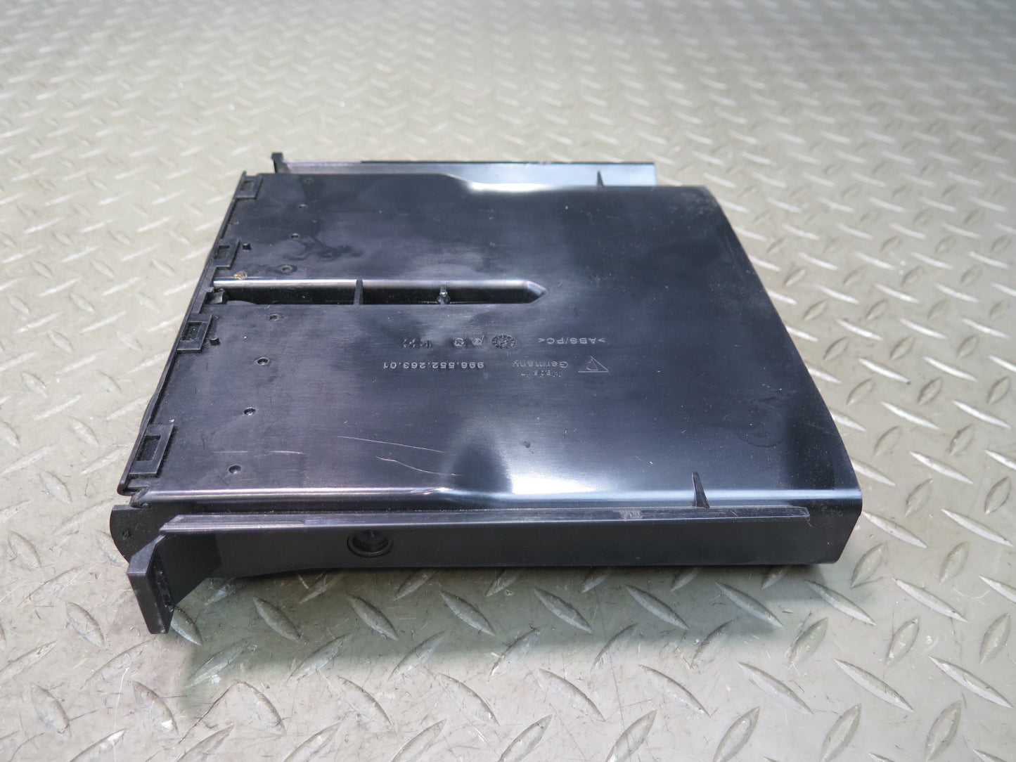2002-2005 Porsche 911 Carrera 996 Front Dash Center A/C Heater Air Vent Grille