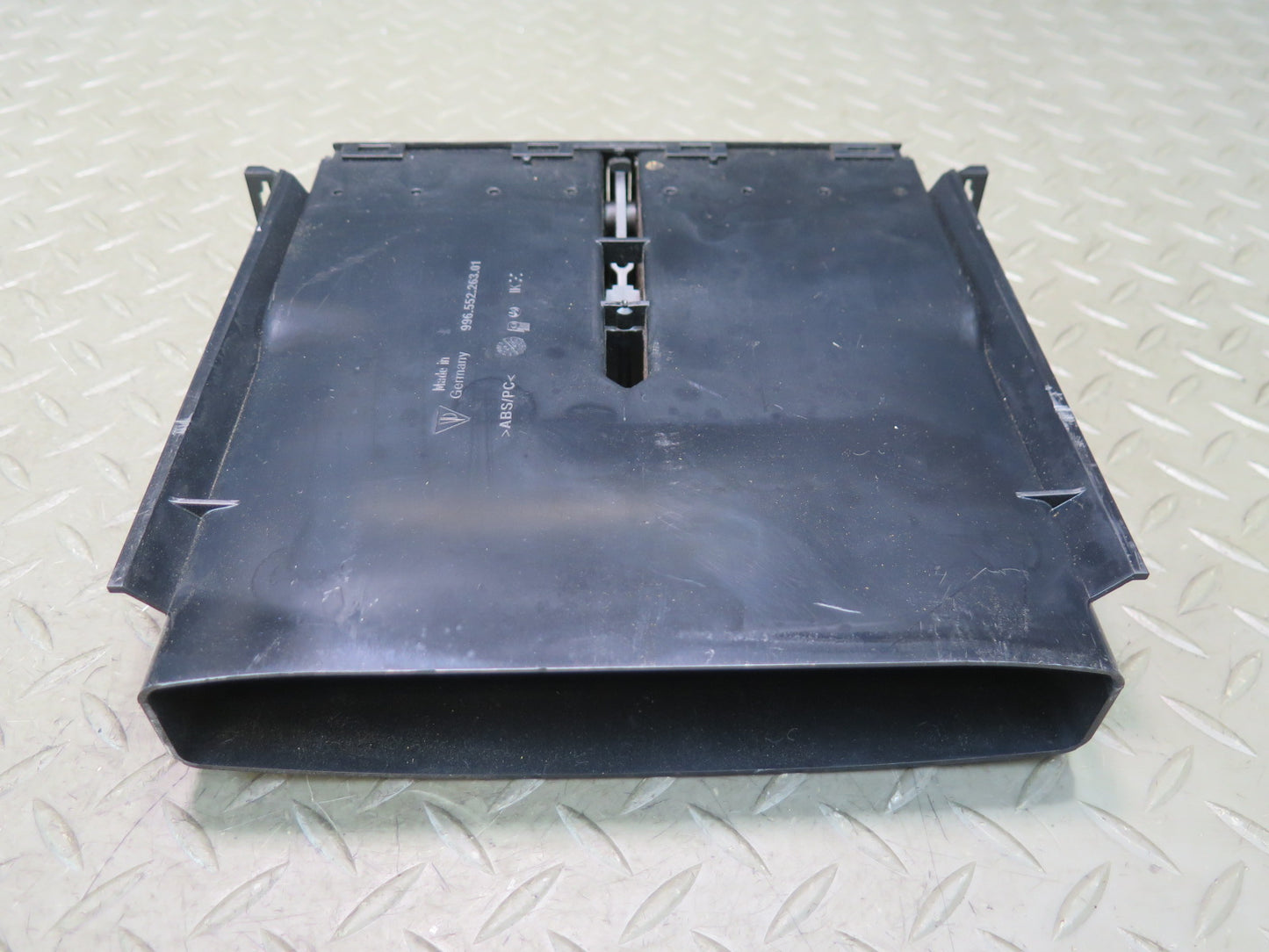 2002-2005 Porsche 911 Carrera 996 Front Dash Center A/C Heater Air Vent Grille