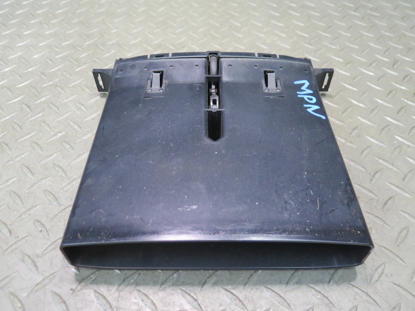 2002-2005 Porsche 911 Carrera 996 Front Dash Center A/C Heater Air Vent Grille