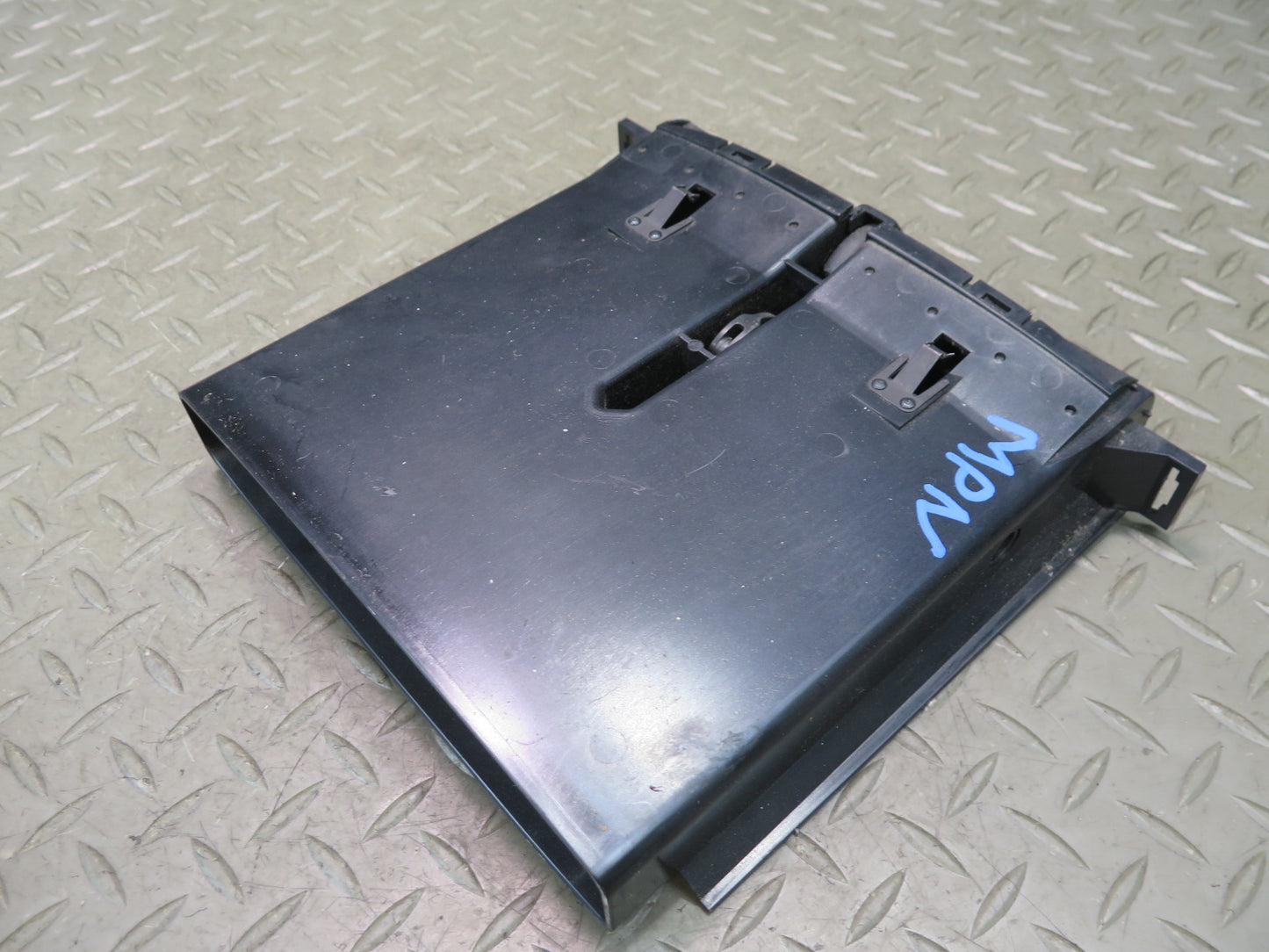 2002-2005 Porsche 911 Carrera 996 Front Dash Center A/C Heater Air Vent Grille