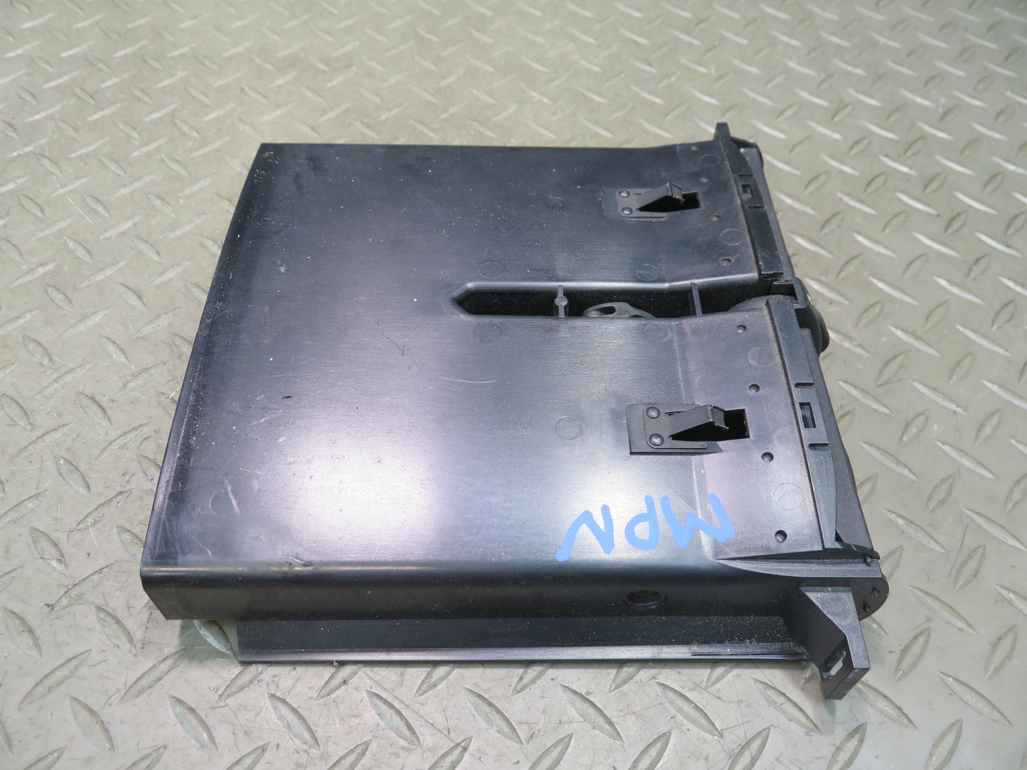 2002-2005 Porsche 911 Carrera 996 Front Dash Center A/C Heater Air Vent Grille