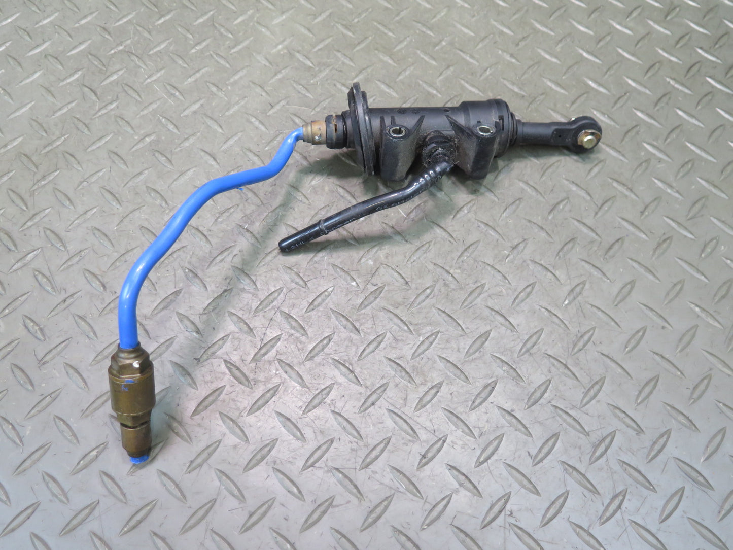 1999-2005 Porsche 911 996 Manual Transmission Clutch Master Cylinder
