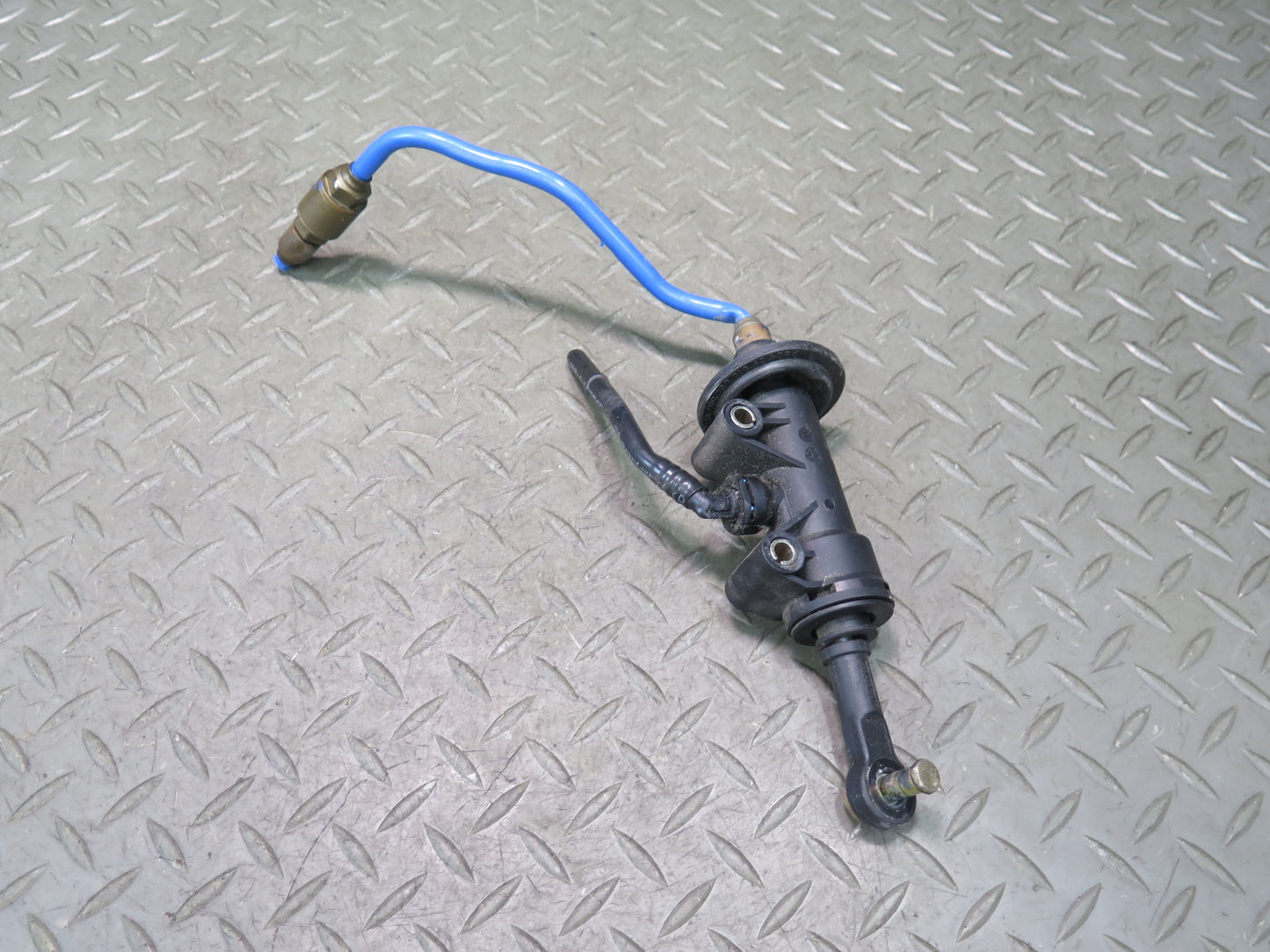 1999-2005 Porsche 911 996 Manual Transmission Clutch Master Cylinder