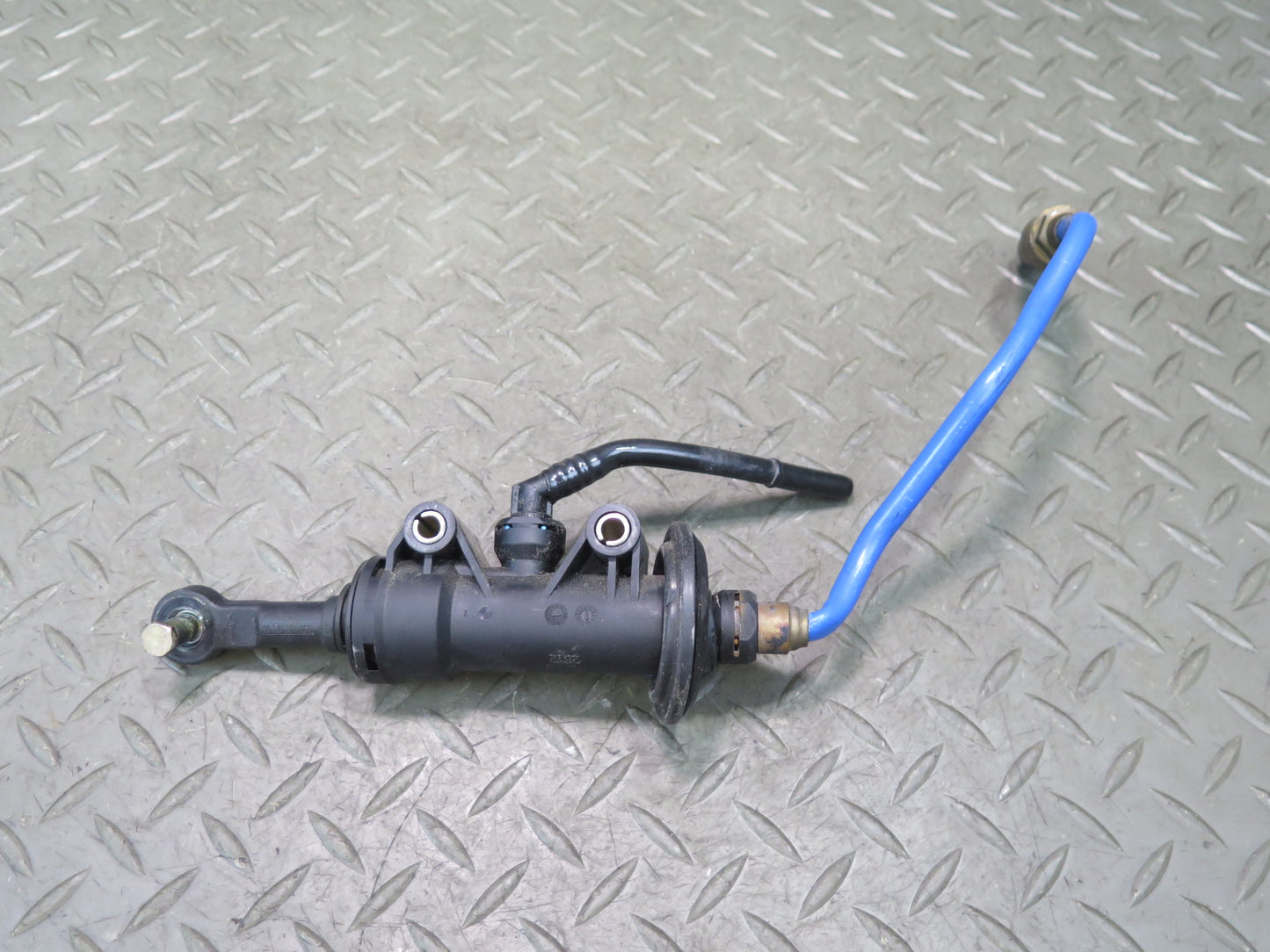 1999-2005 Porsche 911 996 Manual Transmission Clutch Master Cylinder