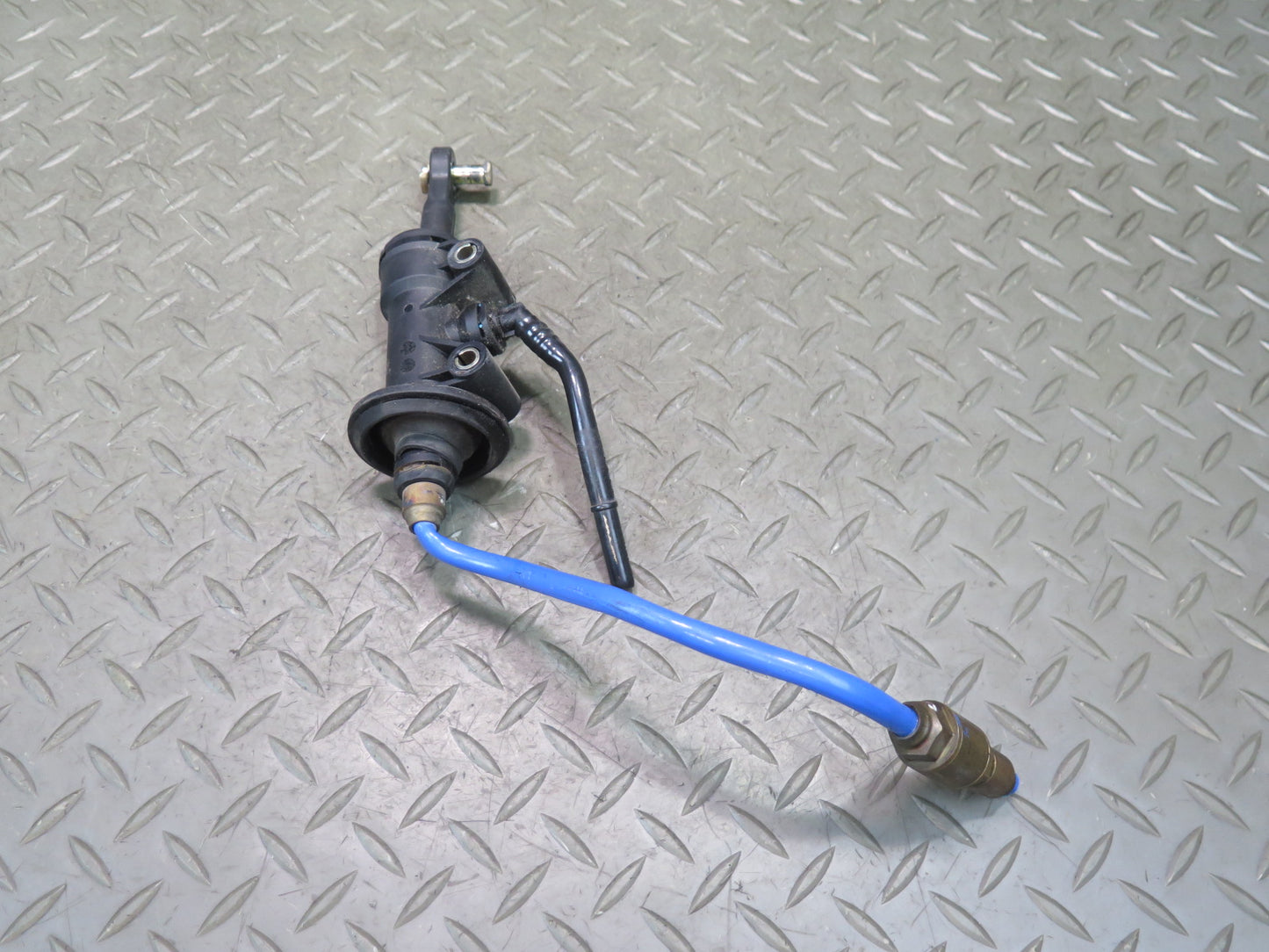 1999-2005 Porsche 911 996 Manual Transmission Clutch Master Cylinder