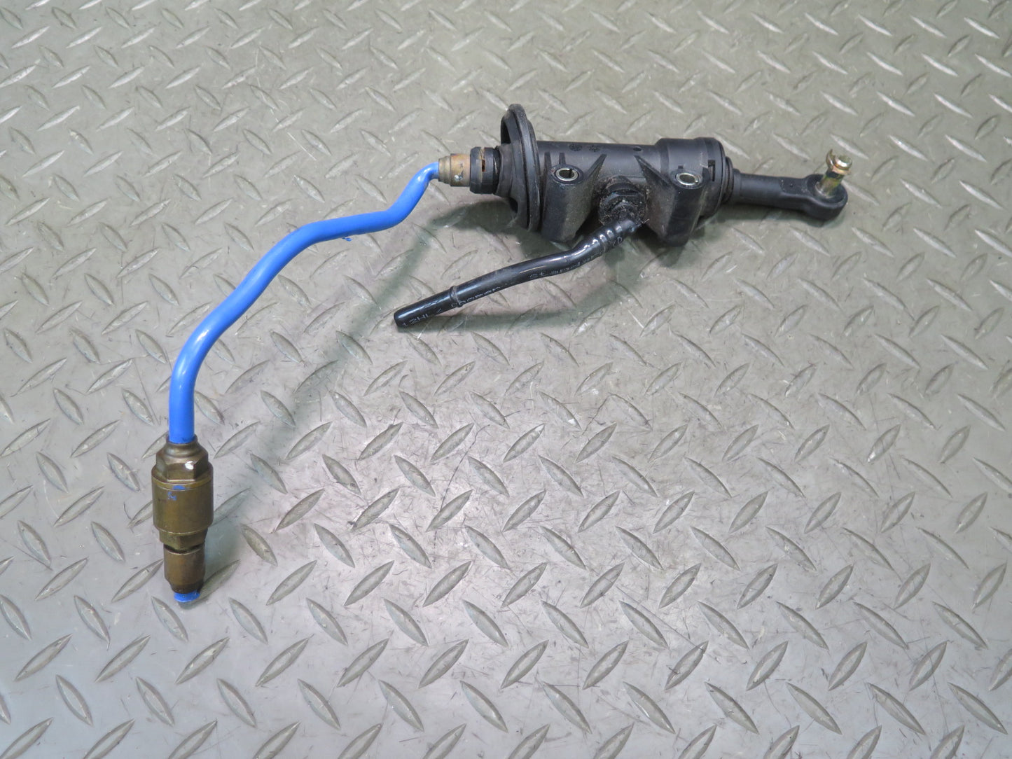 1999-2005 Porsche 911 996 Manual Transmission Clutch Master Cylinder